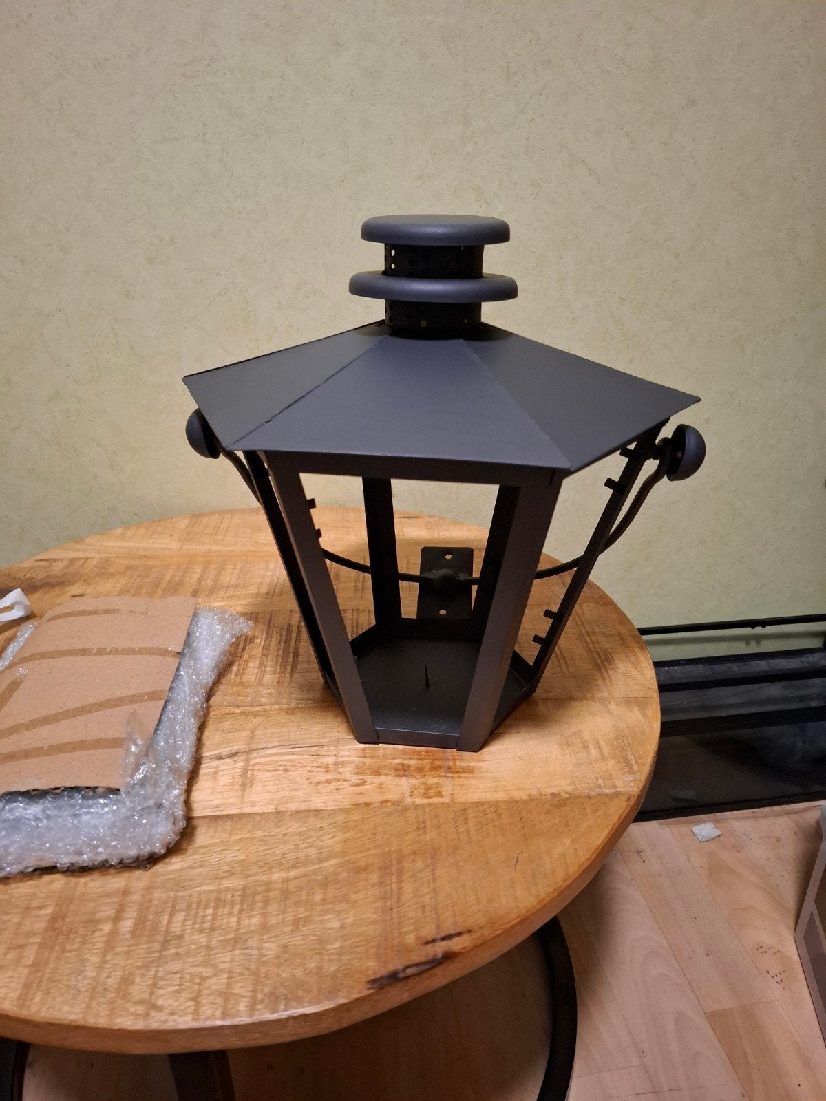 Stoere Zwarte Metalen Wandlantaarn - Ashford (28x28x28 cm), Zwart, Nieuw, Ophalen of Verzenden, Metaal