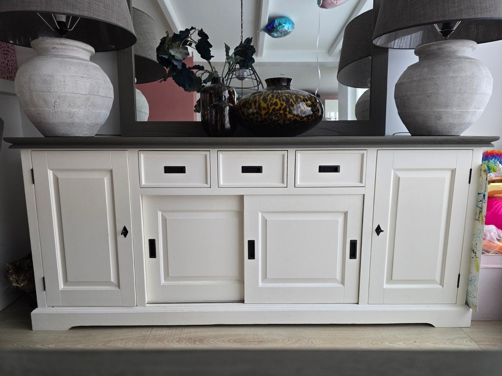 Riverwoods | Dressoir | Mangohout | Taupe/Grijs Blad, Ophalen, Gebruikt, 150 tot 200 cm, Landelijke
