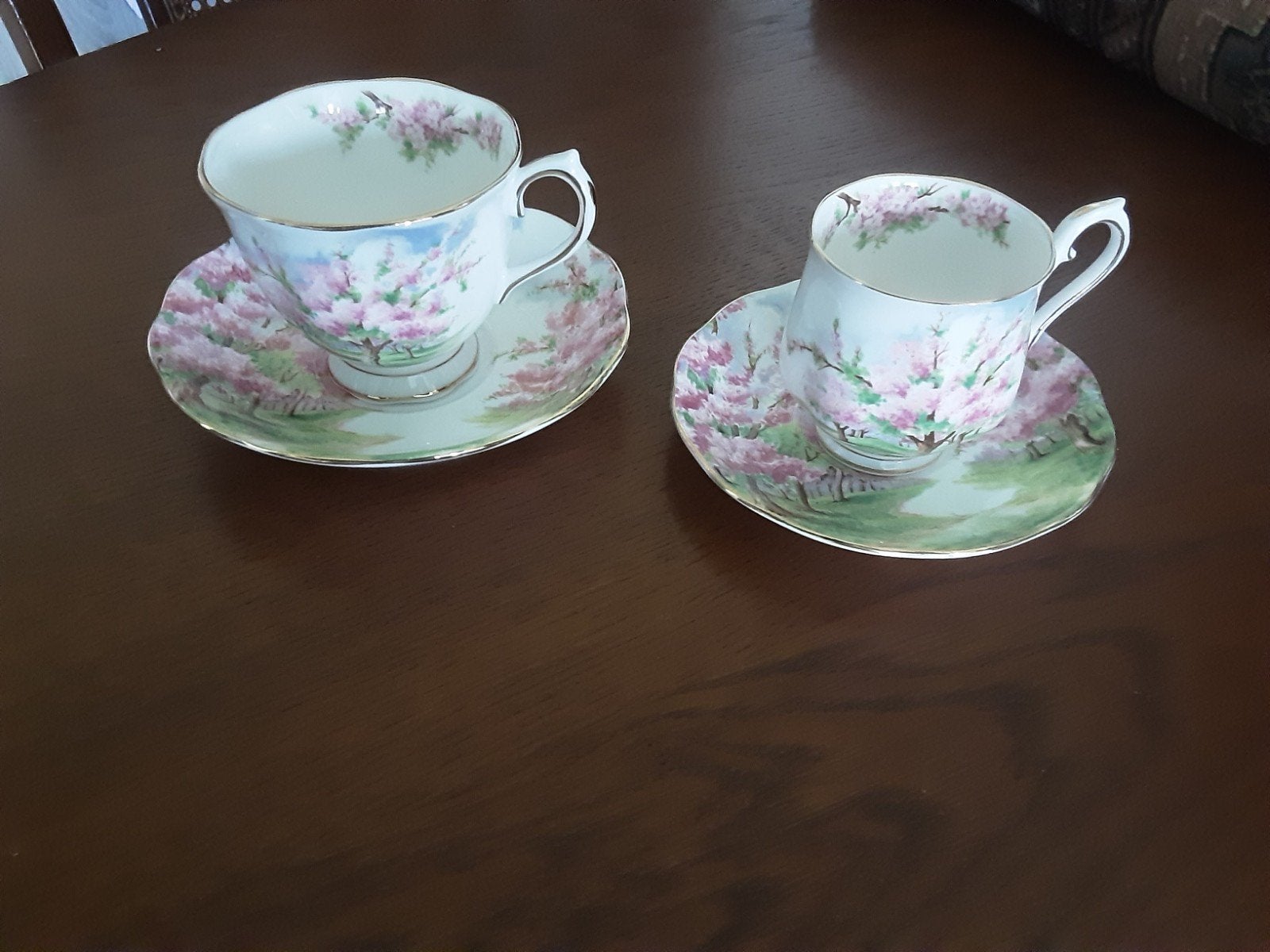 Royal Albert dames en heren kop en schotels Blossom Time, Ophalen of Verzenden
