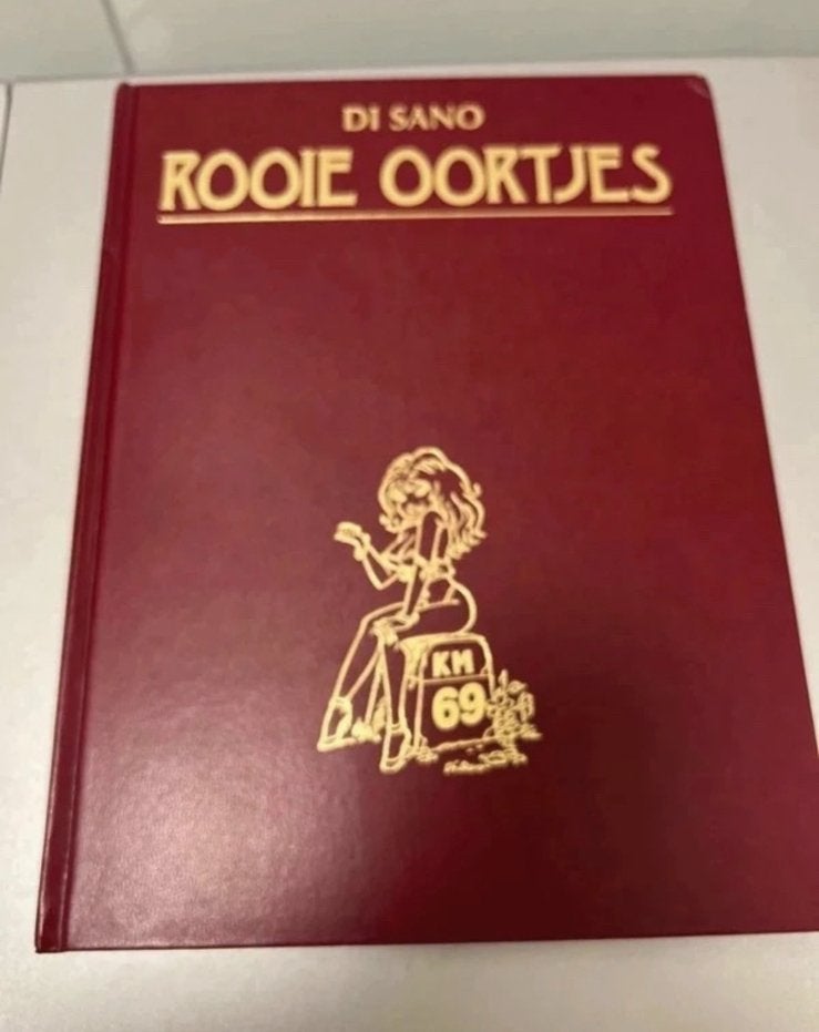 Di Sano Rooie oortjes hardcover KM69 vintage, Boeken, Eén stripboek, Ophalen of Verzenden, Zo goed als nieuw