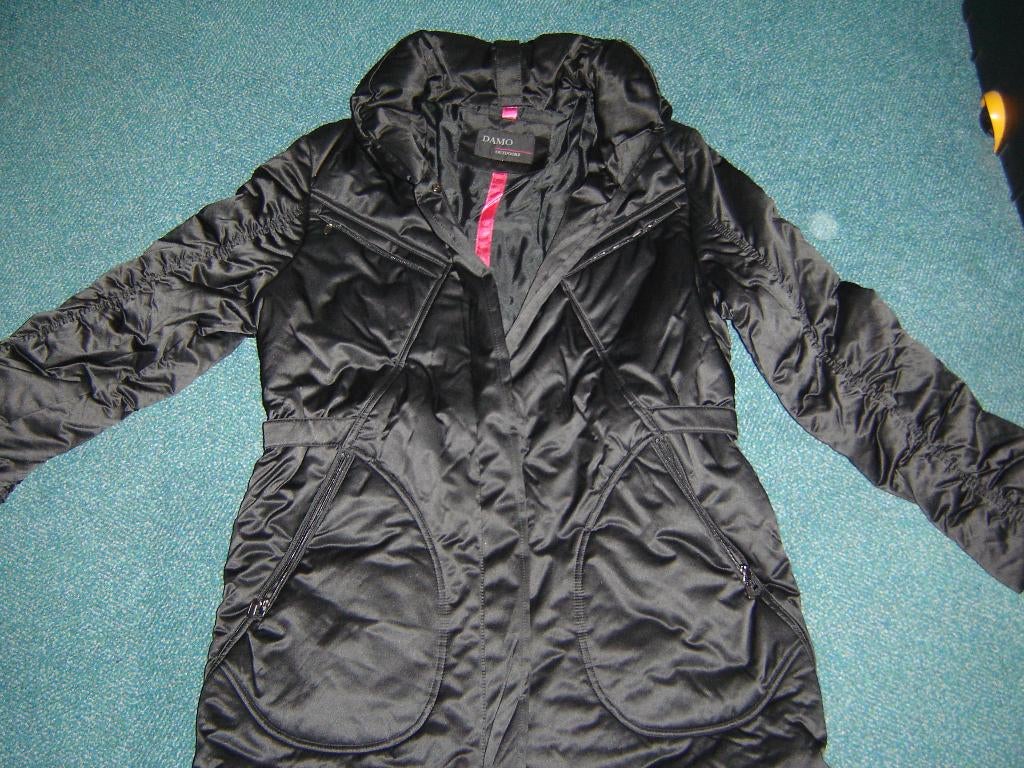 Damo zwarte winterjas maat L (half lang), Kleding | Dames, Ophalen of Verzenden, Nieuw, Maat 42/44 (L), Zwart