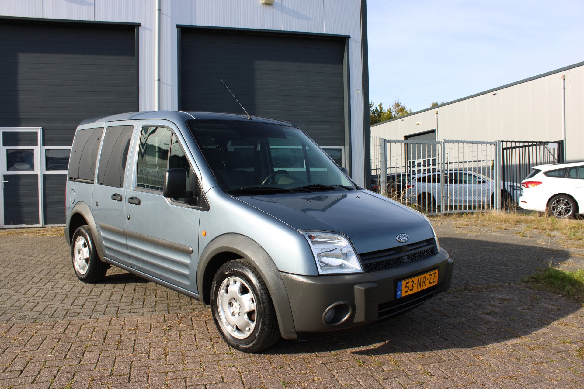 Ford Tourneo Connect 1.8-16V SWB First Ed ROLSTOELAUTO, Auto's, Voorwielaandrijving, 745 kg, Stof, Gebruikt