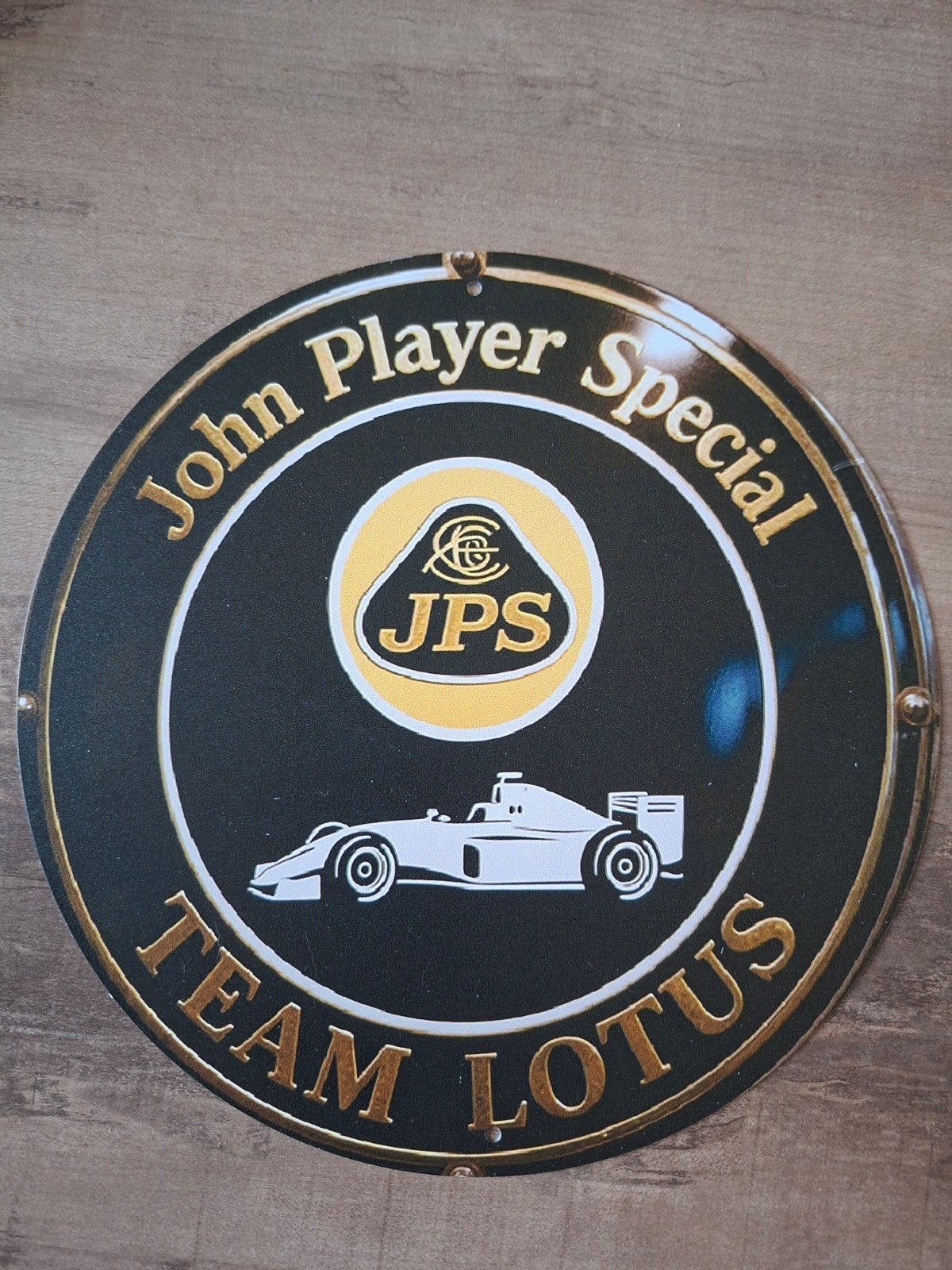 Metalen bord John Player Special Team Lotus F1 20 cm, Verzamelen, Ophalen of Verzenden, Gebruikt, Formule 1