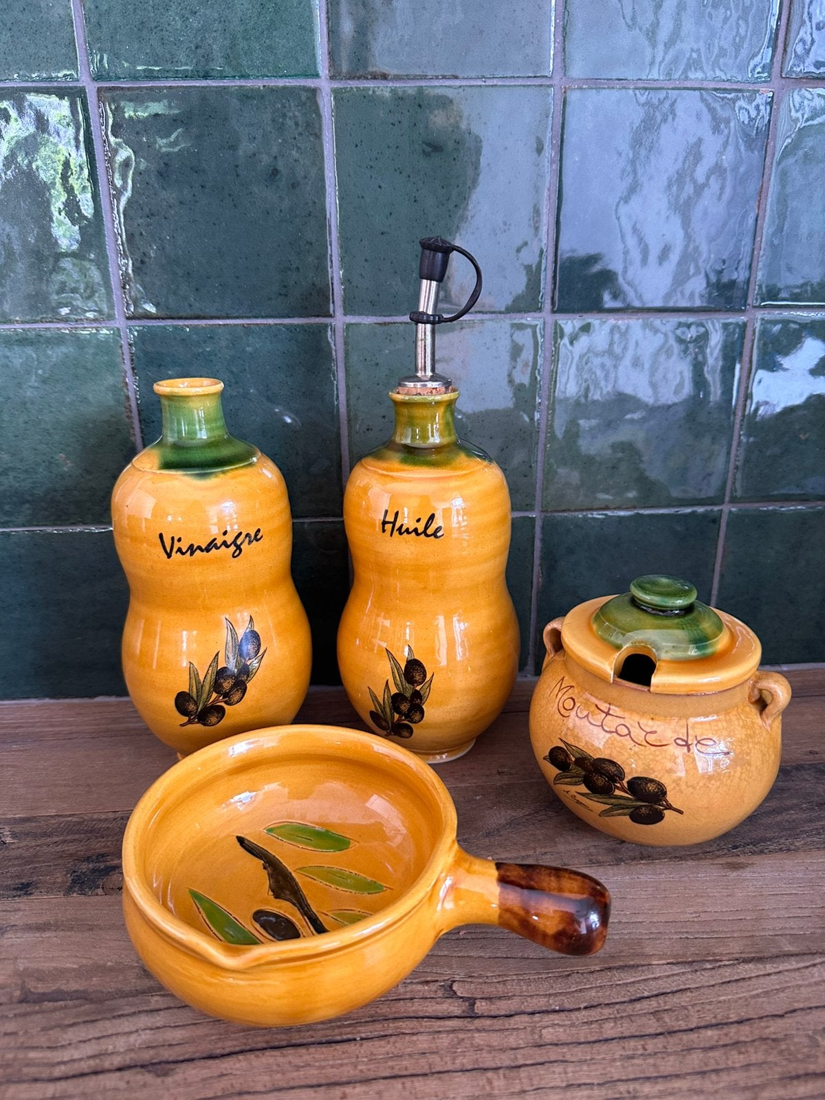 Vintage Provençaalse keukenset |Olie, azijn, mosterd & tapas, Huis en Inrichting, Keuken | Keukenbenodigdheden, Ophalen, Geel