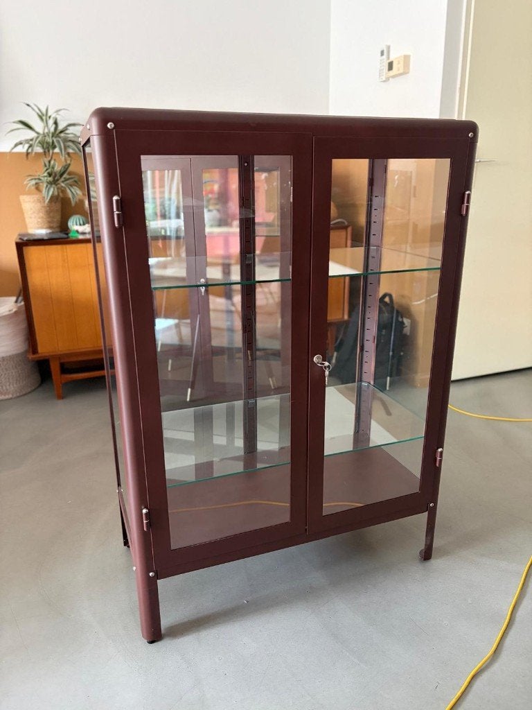 2 stuks IKEA FABRIKÖR vitrinekasten in chocolade bruin, Ophalen, 50 tot 100 cm, Zo goed als nieuw, Glas