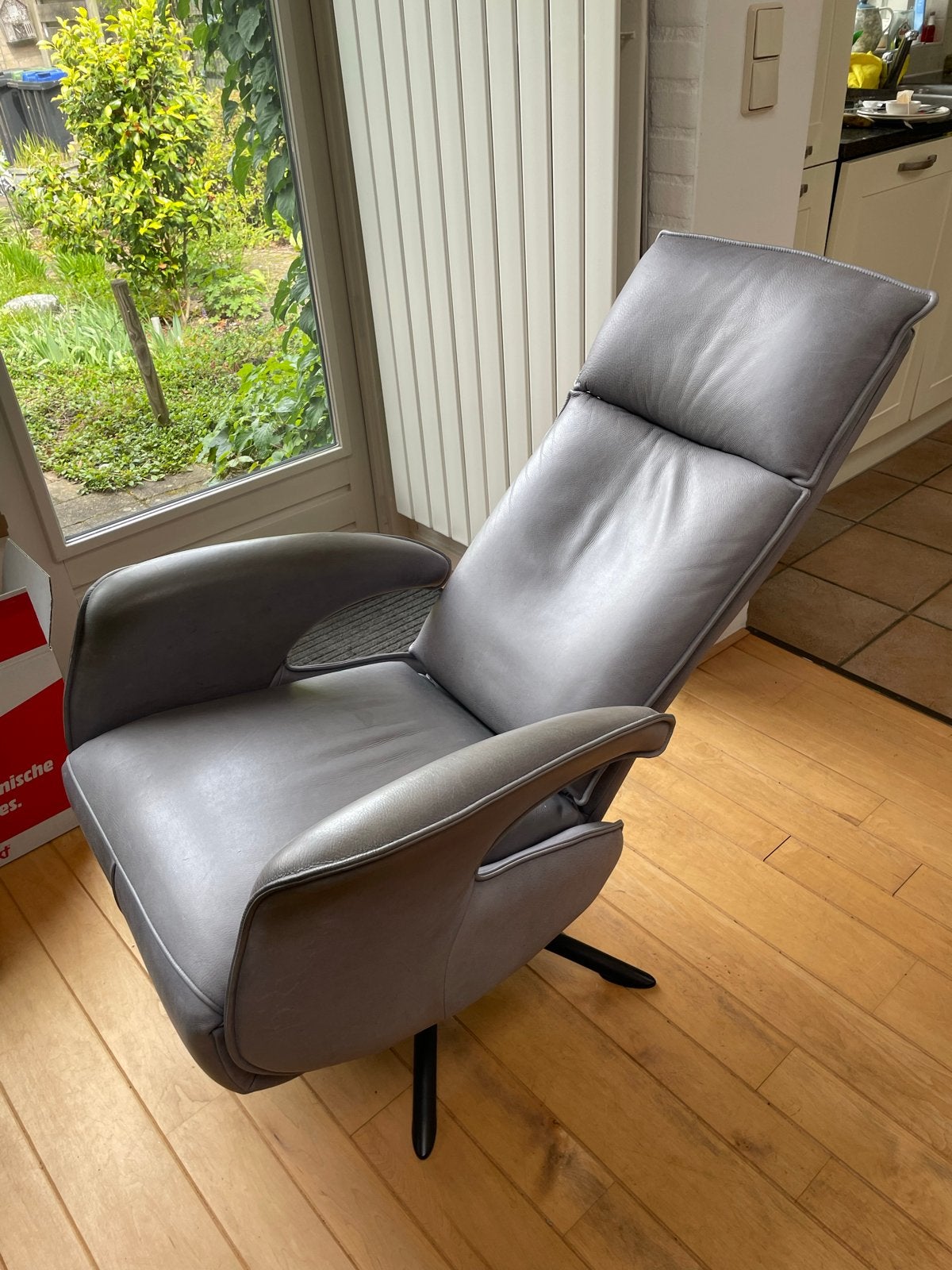 Grijze relaxfauteuil van leer, verstelbaar, Ophalen, Gebruikt, Leer, 75 tot 100 cm