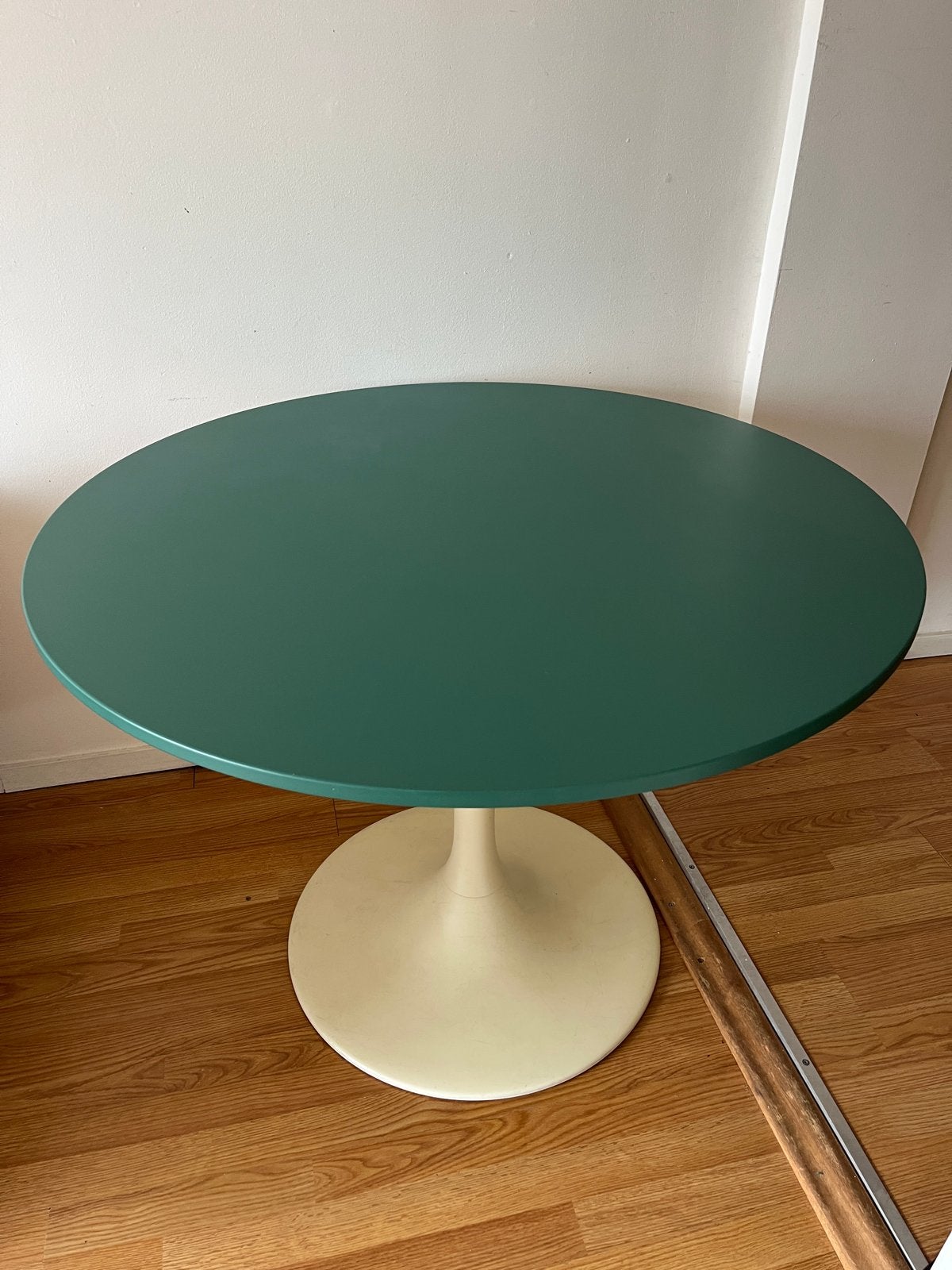 IKEA Docksta eettafel 100cm diameter, Huis en Inrichting, Tafels | Eettafels, Ophalen, Kunststof, Gebruikt, 100 tot 150 cm