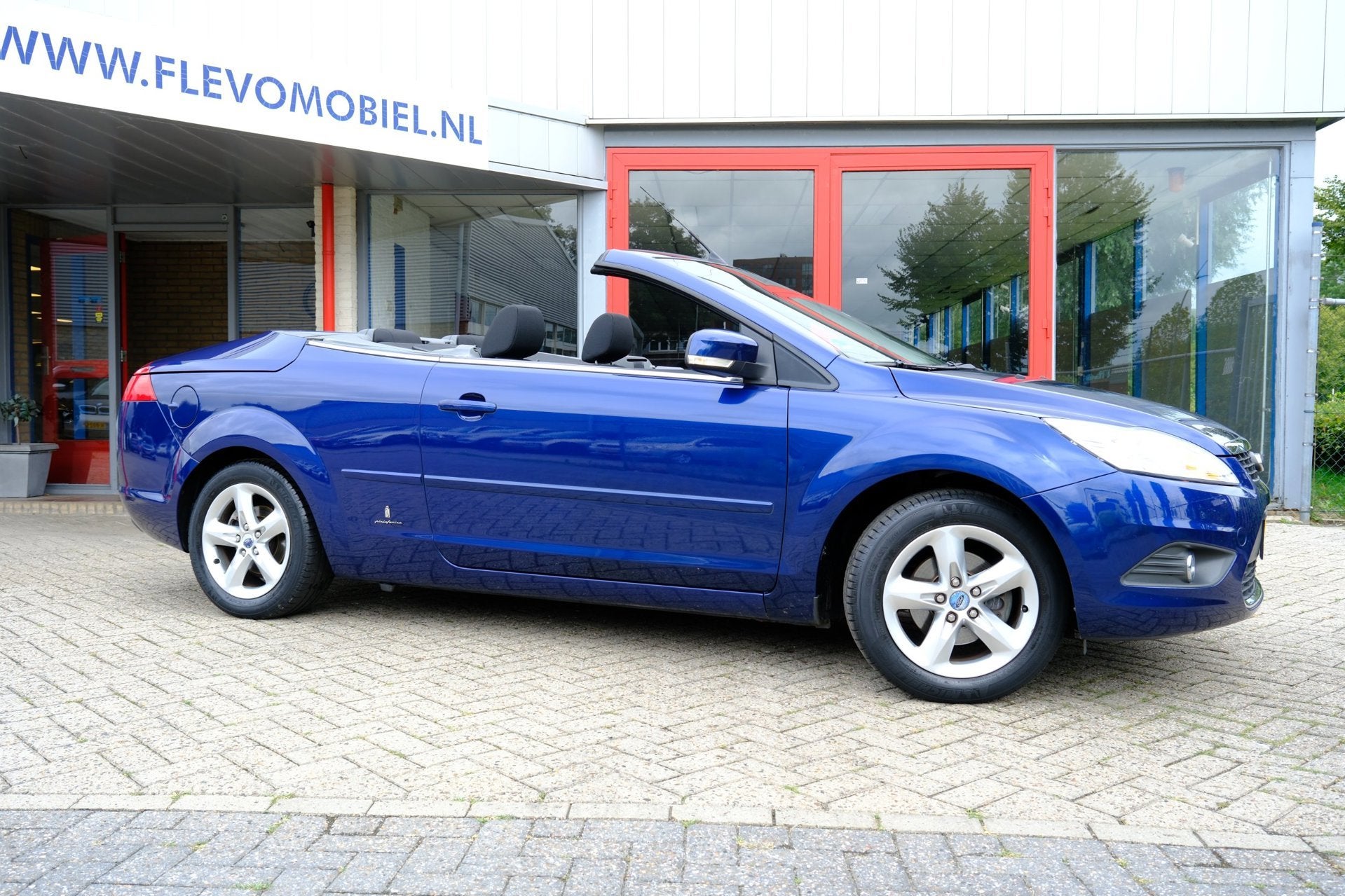Ford Focus Coupé-Cabriolet 1.6 Cool & Sound Airco|Stoelverw, Auto's, Gebruikt, 4 cilinders, Cabriolet, Handgeschakeld