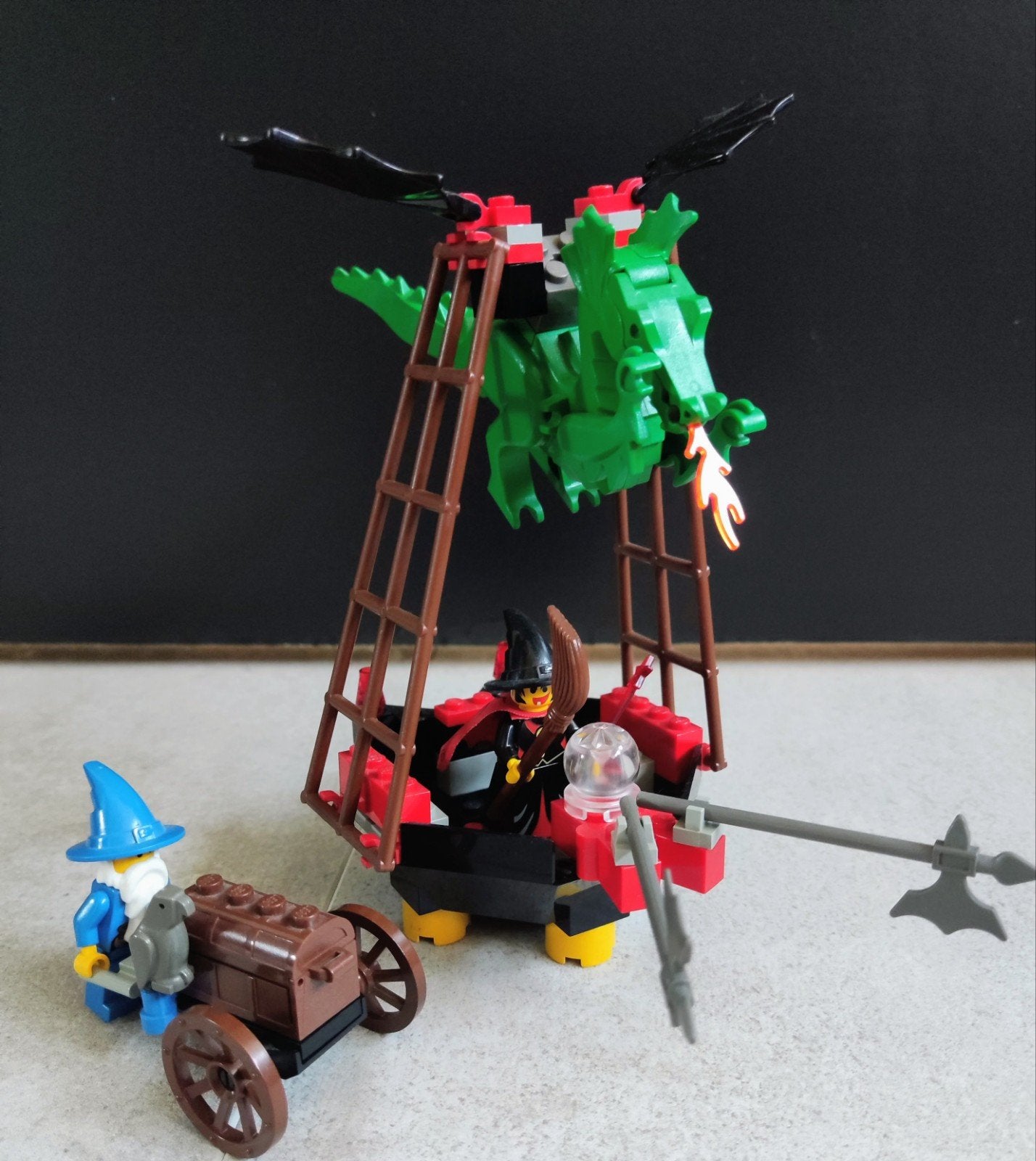 Lego Castle Dragon Wagon (6037) & Wizard's Cart (1736), Gebruikt, Inclusief instructies, Lego, Ophalen of Verzenden