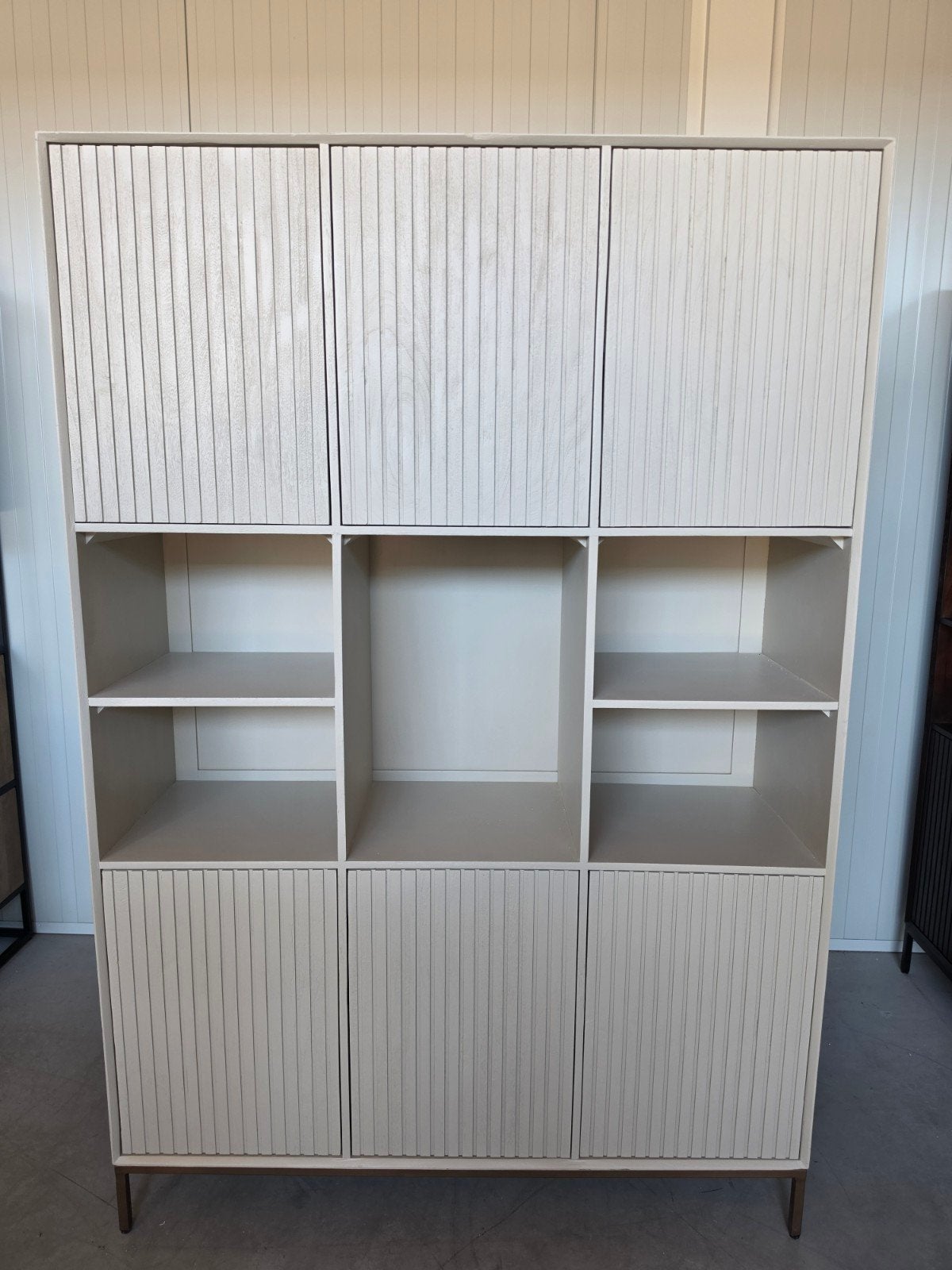 Vakkenkast Madison Sand 135 cm - Lattenpatroon & Brons, Overige houtsoorten, Info@meubeloutletmeppel.nl, 100 tot 150 cm, Modern, Scandinavisch