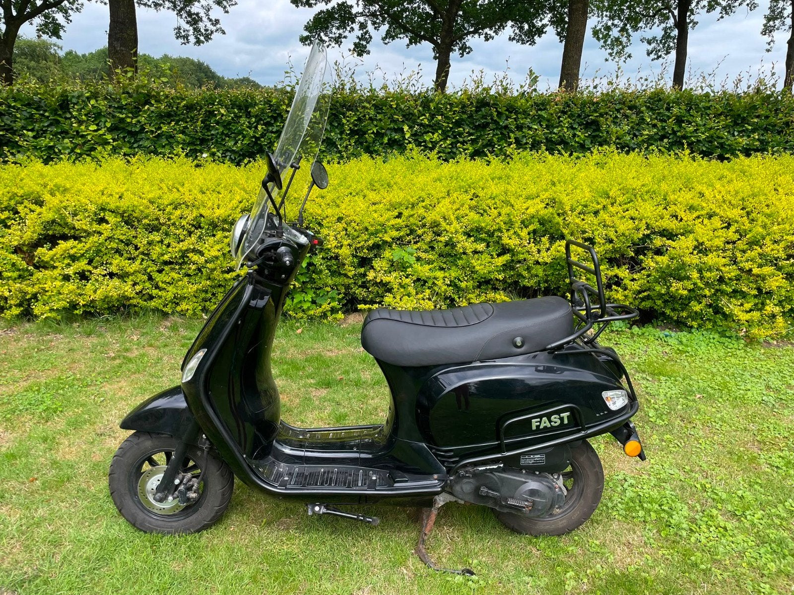 Killerbee Fast Scooter - Zwart, Fietsen en Brommers, Zo goed als nieuw, Benzine, Ophalen, Overige merken