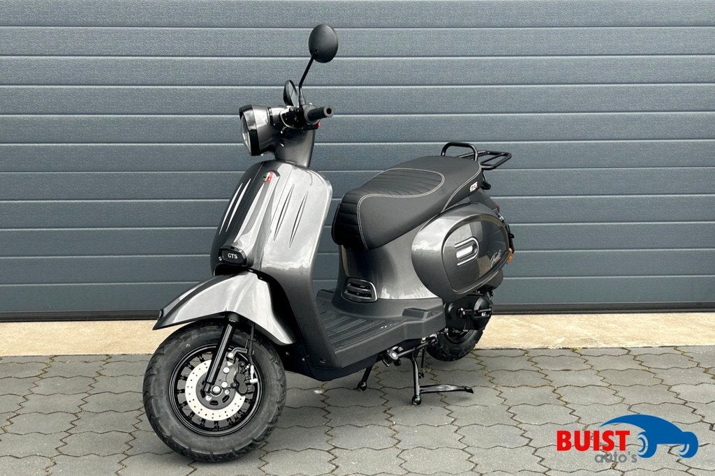 GTS Bromscooter Trento NIEUWE SCOOTER! (bj 2026), Gebruikt, 49 cc, 1 versnellingen, Buist Auto's