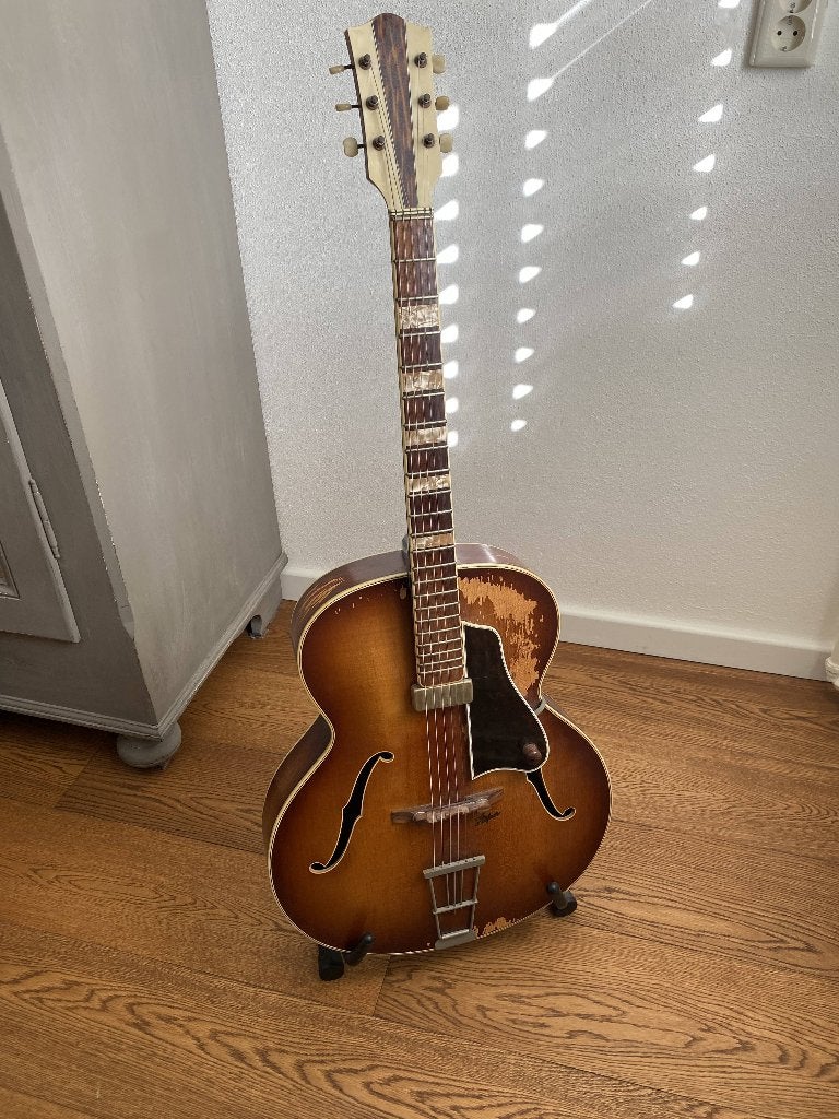 1952 Höfner Gitaar te koop, Muziek en Instrumenten, Ophalen, Gebruikt, Overige typen, Met (piezo-)element