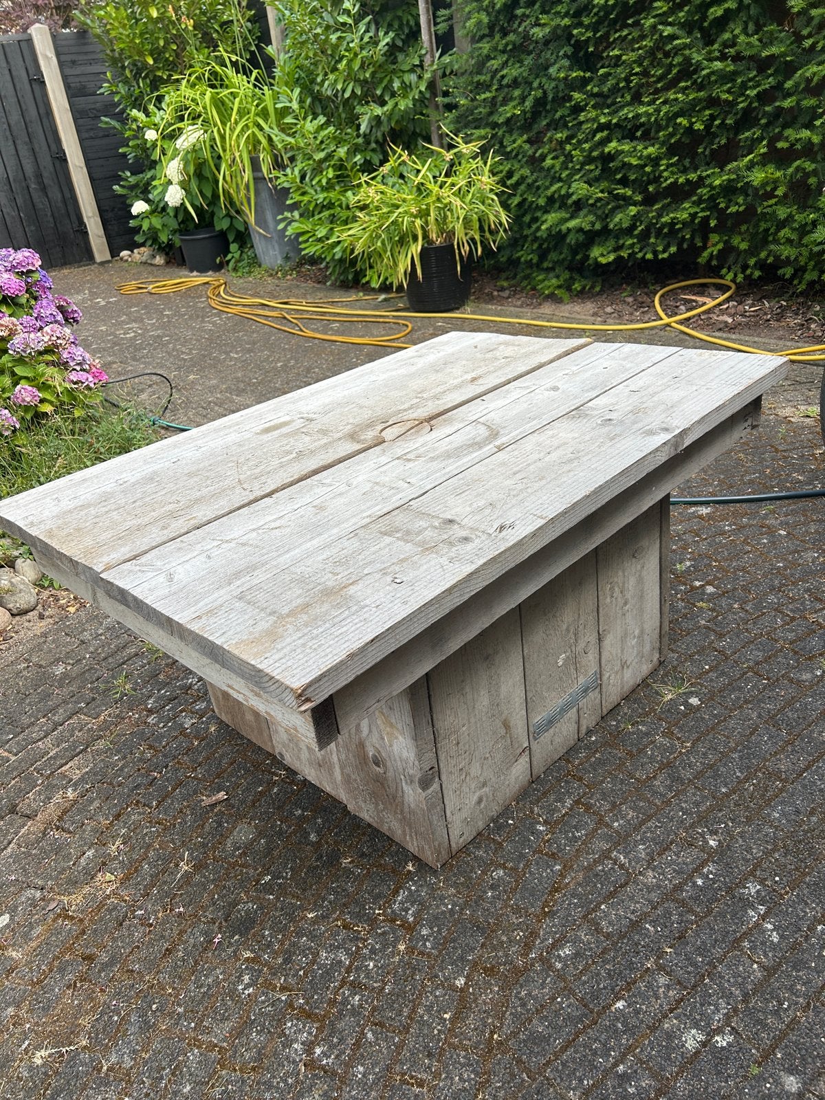 Robuuste steigerhouten buitentafel - 110x78x52 cm, Ophalen, Gebruikt, Rechthoekig