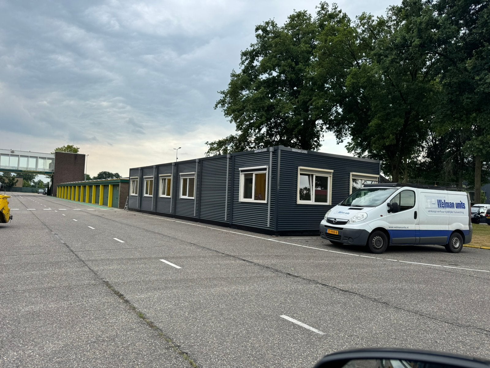 Te koop, te huur, kantoorunits met betonvloer van 6 x 21 M, Zakelijke goederen, Ophalen of Verzenden