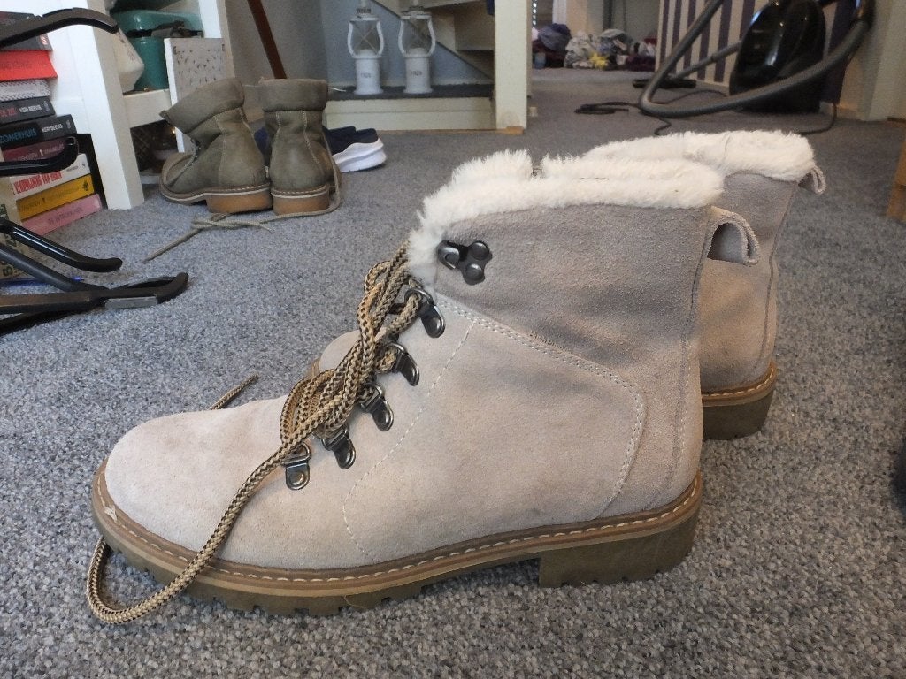 Creme Beige HUSH Puppies Gevoerd Maat 40, Beige, Lage of Enkellaarzen, Ophalen of Verzenden, Zo goed als nieuw