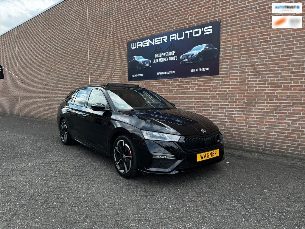 Skoda Octavia Combi 2.0 TSI RS BOMVOLL KEYLESS PANO RIJHULPS, Auto's, Skoda, Stof, Gebruikt, Zwart, 4 cilinders