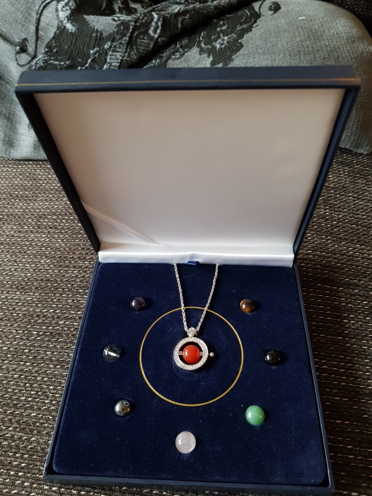 ketting met stenen tijgeroog / kwarts enz, Sieraden, Tassen en Uiterlijk, Ophalen of Verzenden