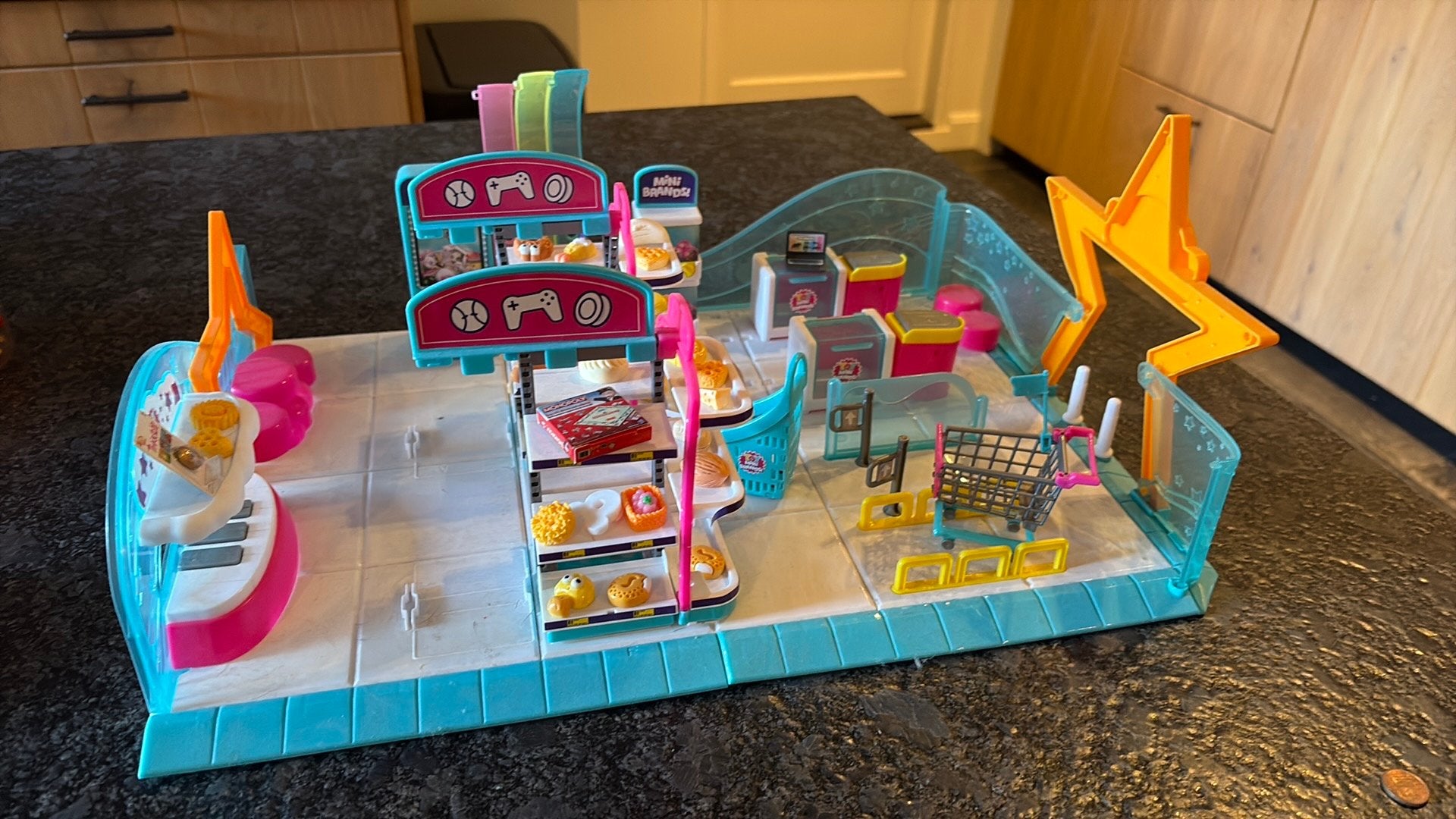Zuru- 5 Surprise Brands-Mini Toy Store, Ophalen, Zo goed als nieuw