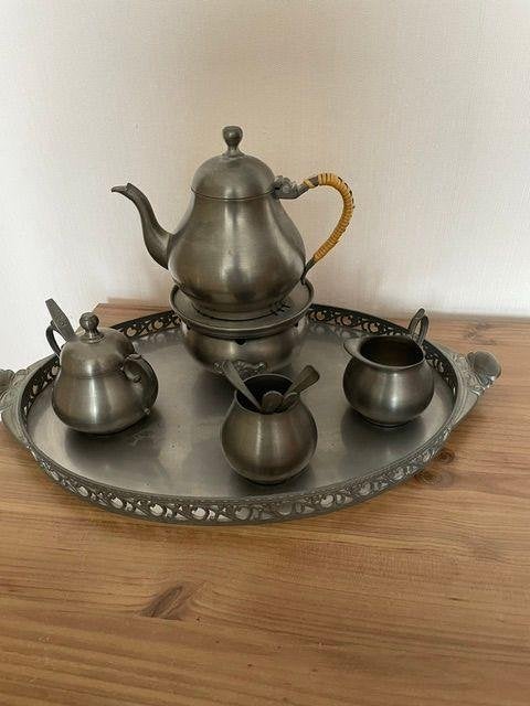 tinnen dienblad met theepot, lepelvaas en melkkan, Antiek en Kunst, Ophalen