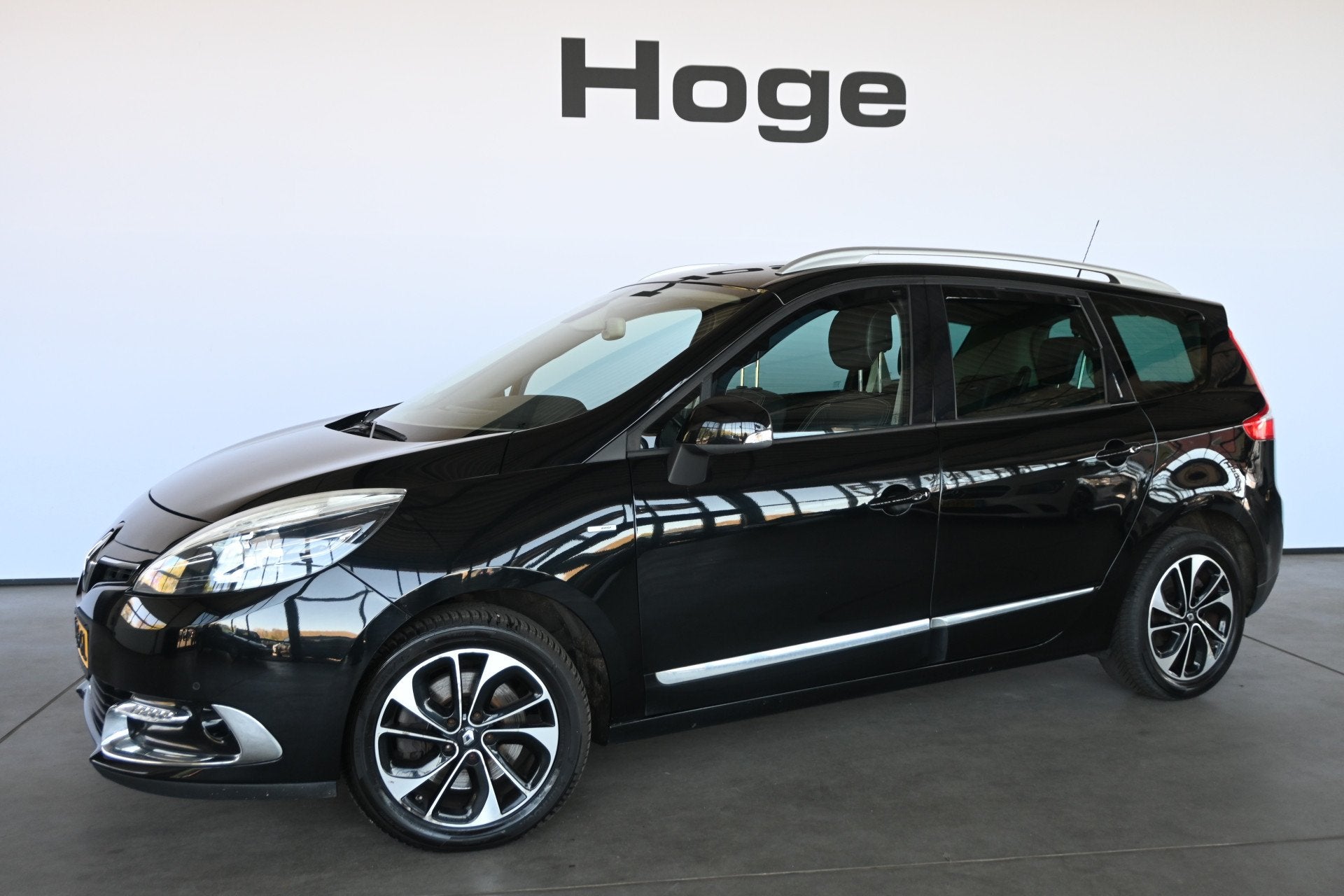 Renault Grand Scénic 2.0 dCi Bose Automaat Clima Navigatie, Auto's, Euro 5, 4 cilinders, Leder en Stof, Zwart