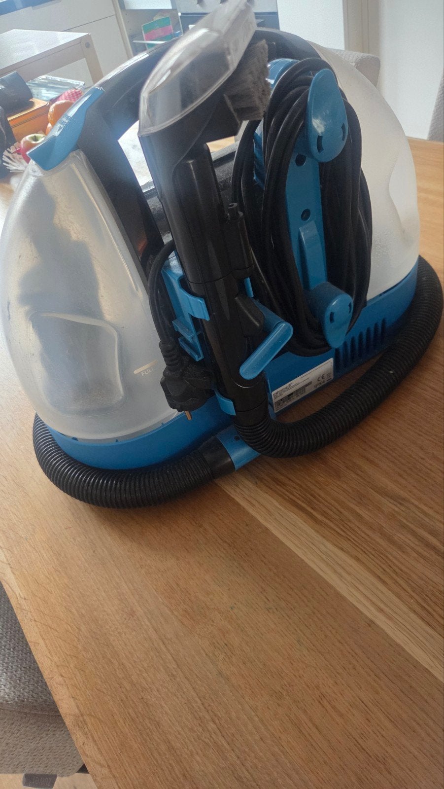 Foto 3 van Bissell SpotClean C3 Essential tapijtreiniger