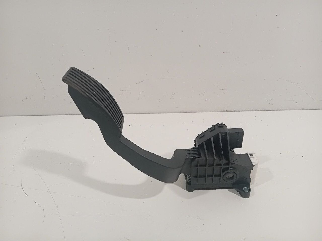 Gaspedaal Opel Corsa, Onderdelen@venauto.nl, Van der Ven Autorecycling B.V., Gebruikt, Ettenseweg 76, 4706 PB Roosendaal, The Netherlands