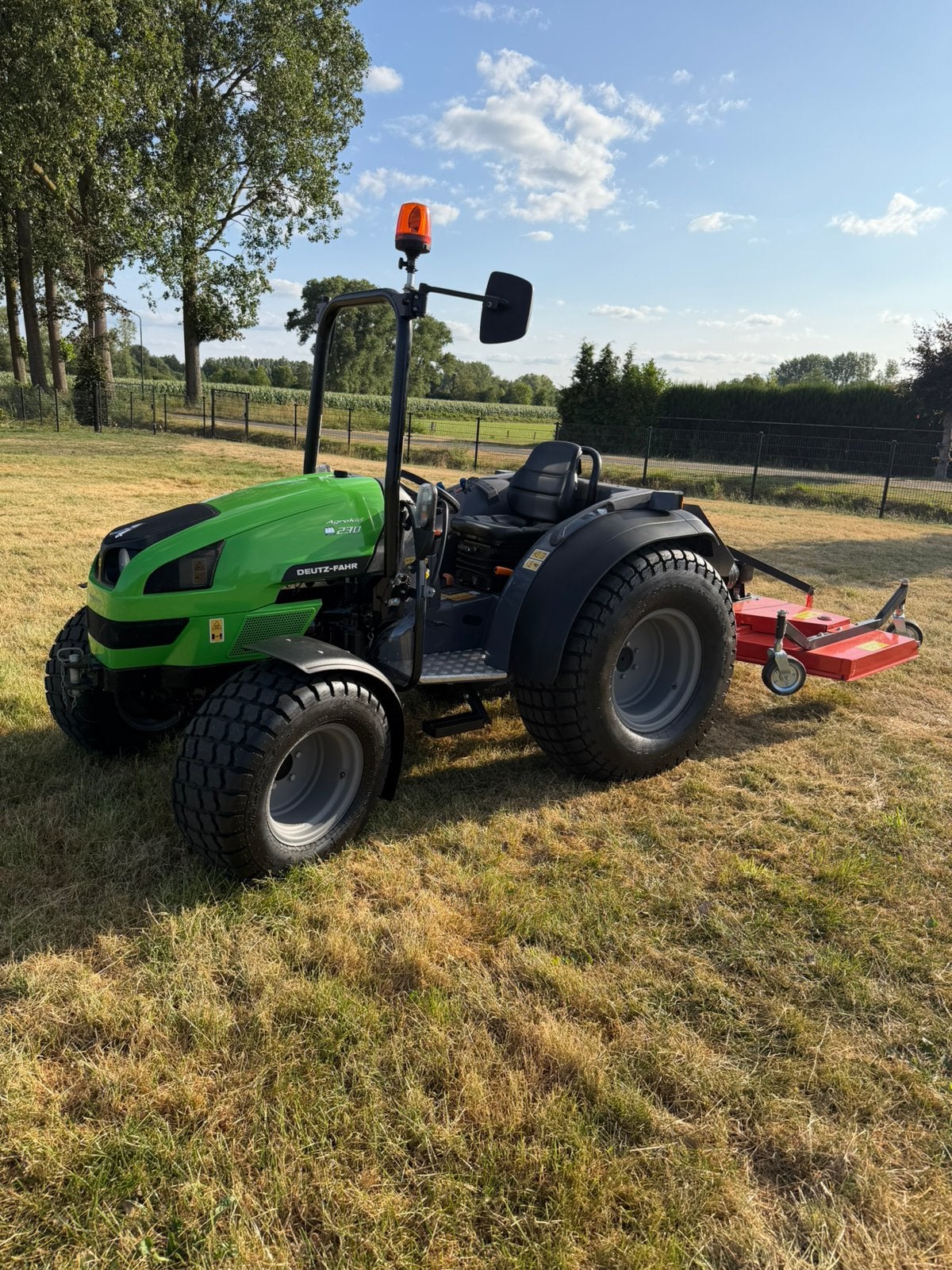 Als nieuwe Deutz agrokid 230 compact tractor met toebehoren, Zakelijke goederen, Ophalen, Tot 2500, Tot 80 Pk, Gebruikt