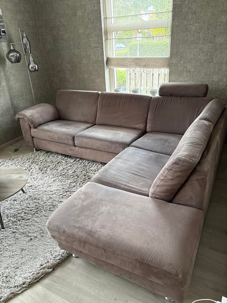 Comfortabele hoekbank, van Montel taupekleurig, 5 persoons., Huis en Inrichting, Banken | Bankstellen, Ophalen, Gebruikt, Hoekbank