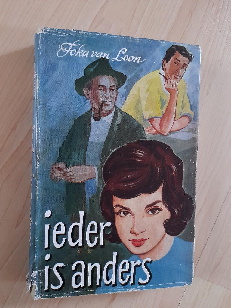 IEDER IS ANDERS   Foka van Loon, Ophalen of Verzenden, Gelezen, Nederland
