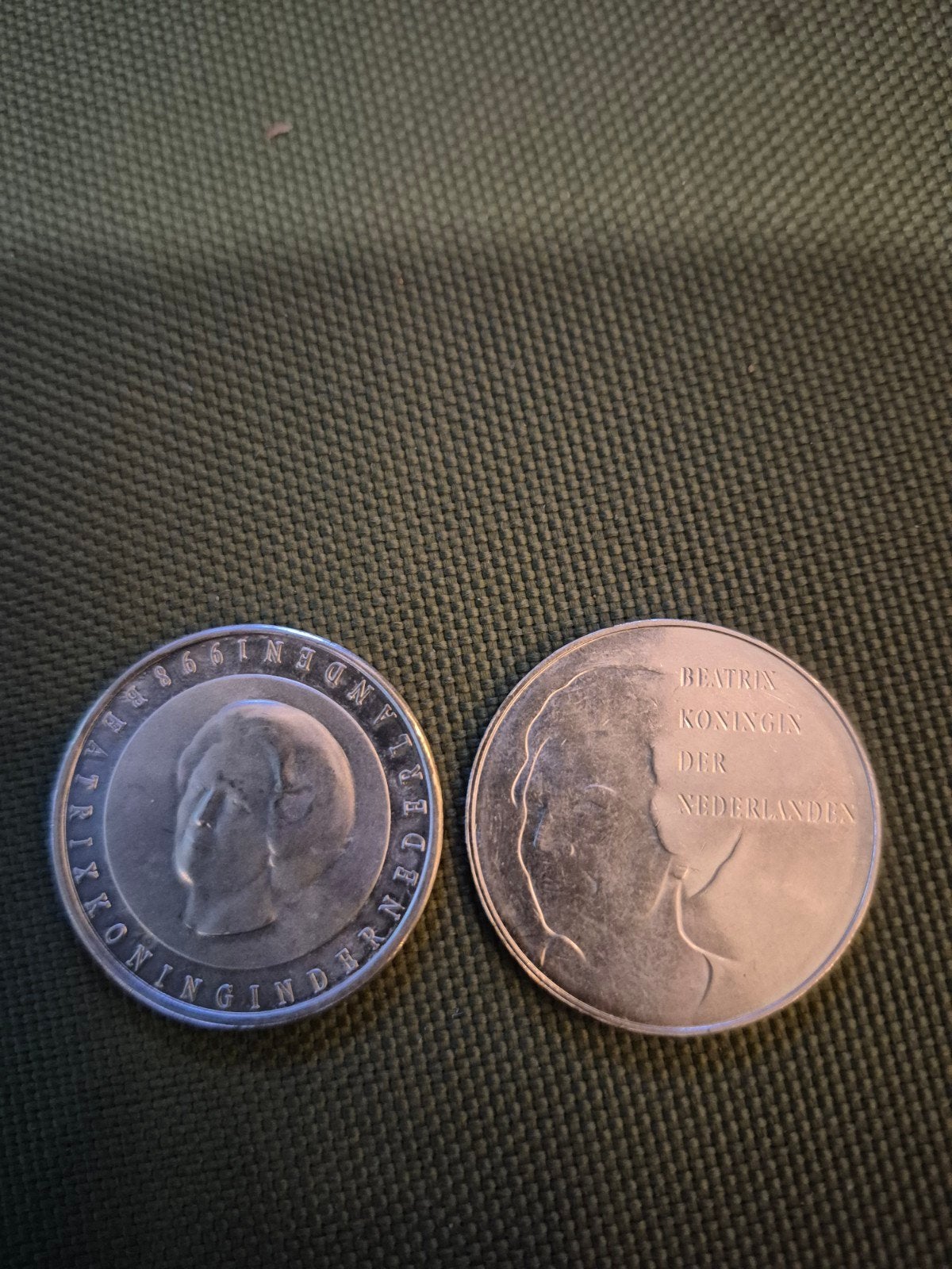 Set van 2 Beatrix munten - 50 gulden Bevrijding 1995, Postzegels en Munten, Munten | Nederland, Ophalen of Verzenden, Koningin Beatrix