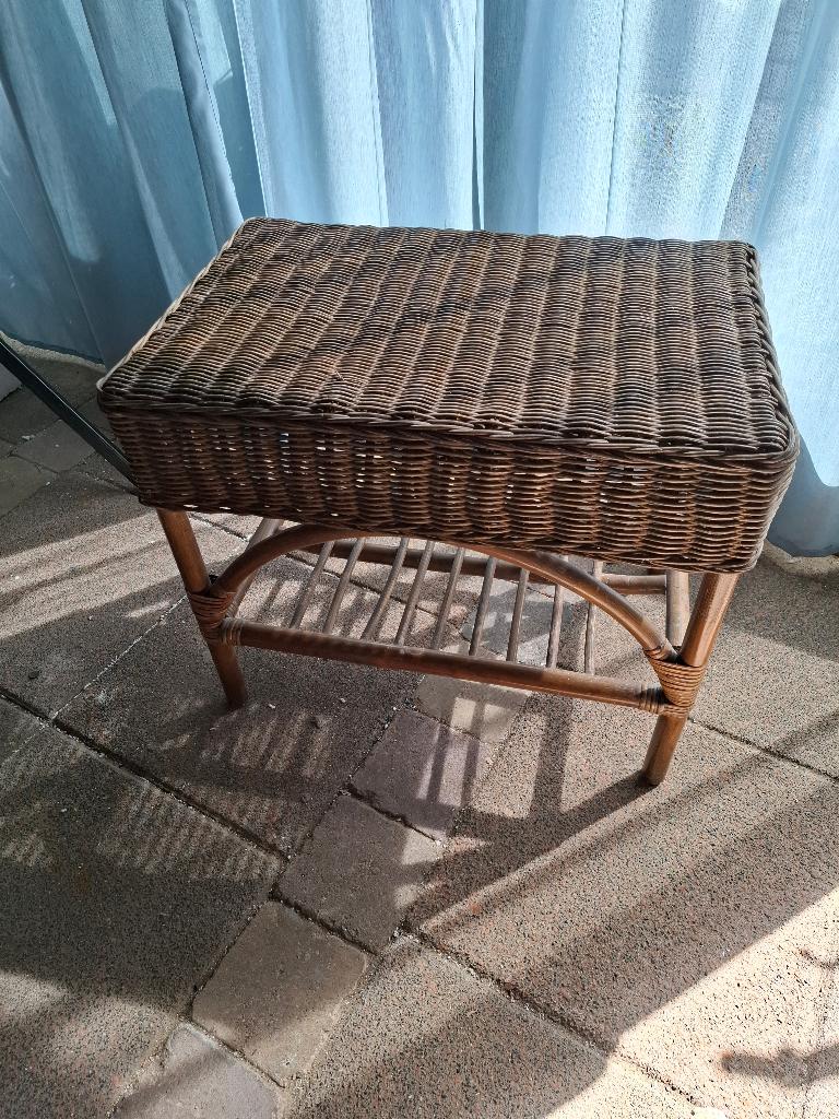 Rieten bijzet tafeltje, Overige materialen, Minder dan 55 cm, Rond, Ophalen of Verzenden