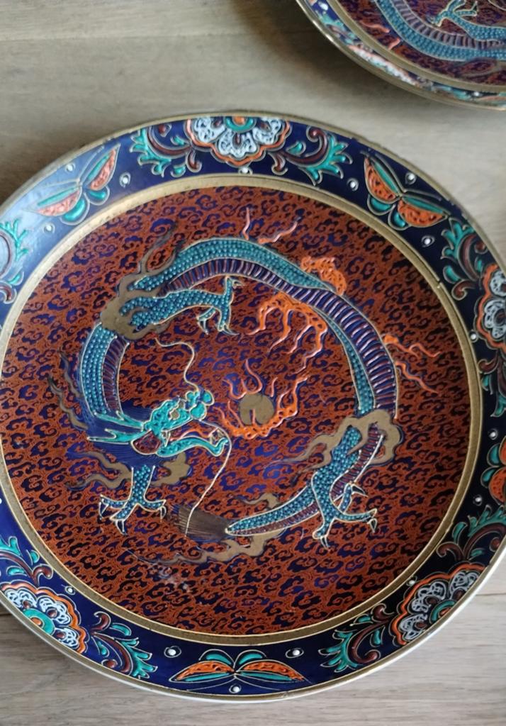 5 Chinese borden gedecoreerd met de cloisonné- techniek, Antiek en Kunst, Ophalen of Verzenden