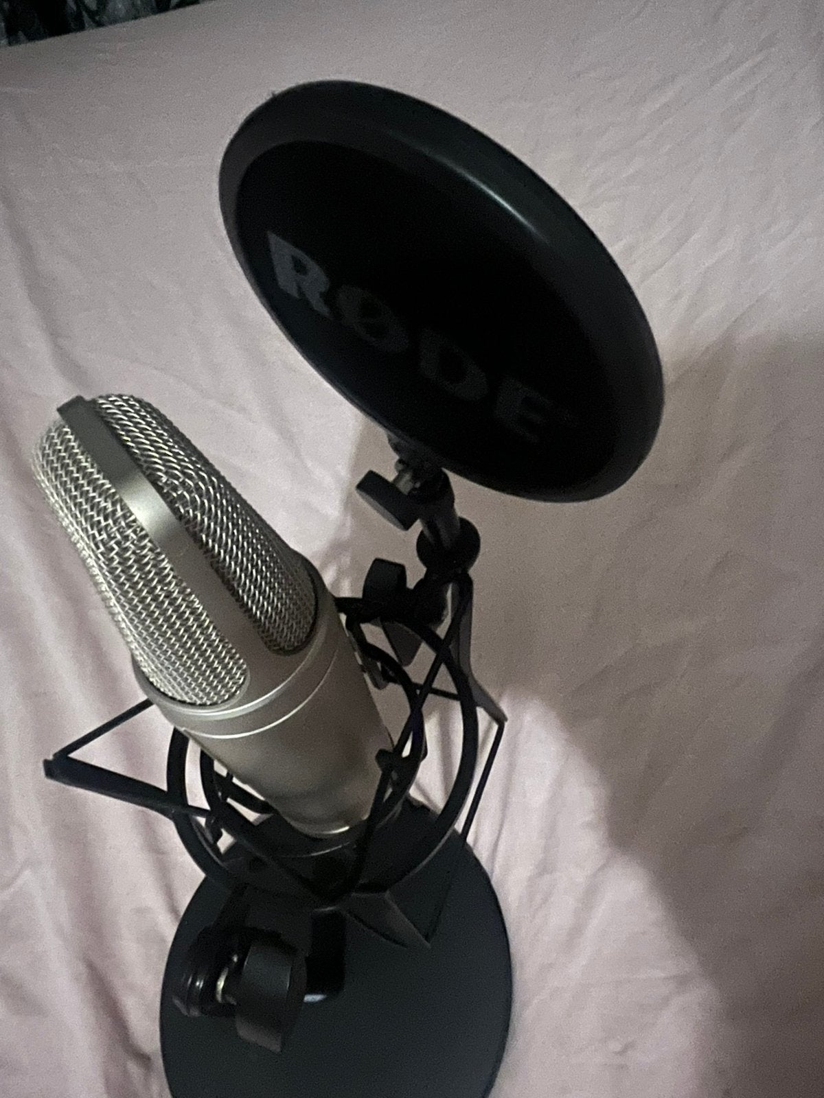 RØDE NT2-A condensator microfoon + shockmount&popfilter, Muziek en Instrumenten, Microfoons, Ophalen, Zo goed als nieuw, Studiomicrofoon