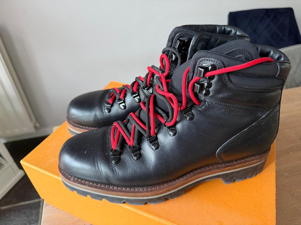Te koop: Louis Vuitton heren bergschoenen, Kleding | Heren, Ophalen, Zwart, Zo goed als nieuw, Wandelschoenen of Bergschoenen