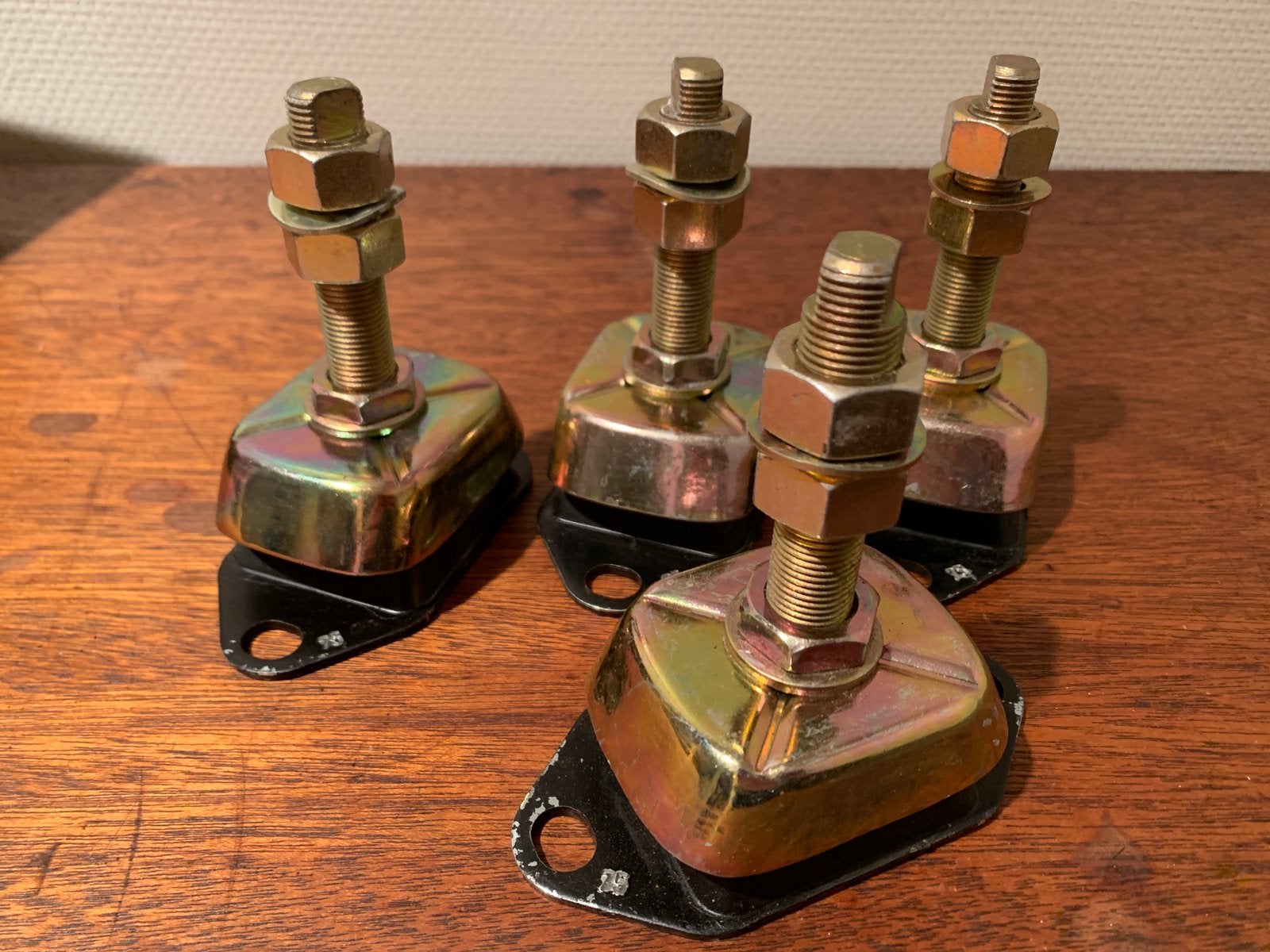 4x nieuwe motorsteunen voor Volvo Penta MD7A, Ophalen of Verzenden, Nieuw, Motor en Techniek