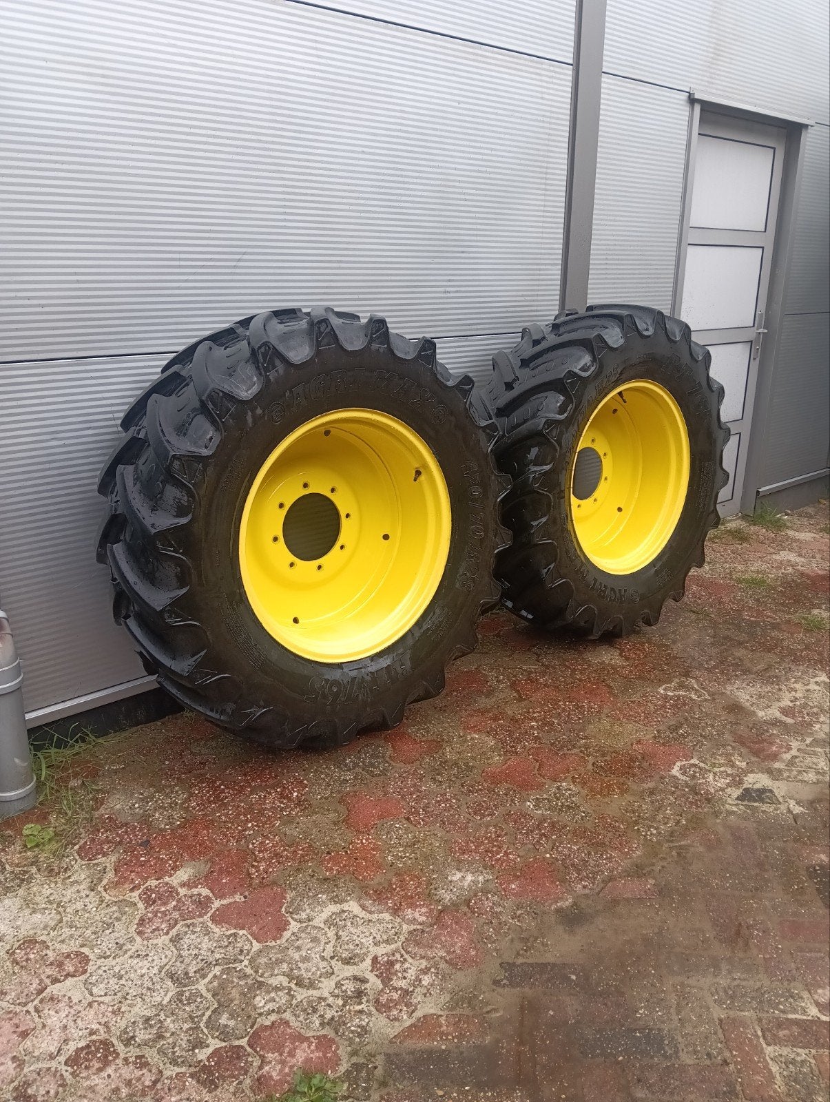 Set 420/70R28 BKT Agrimax, Zakelijke goederen, Ophalen