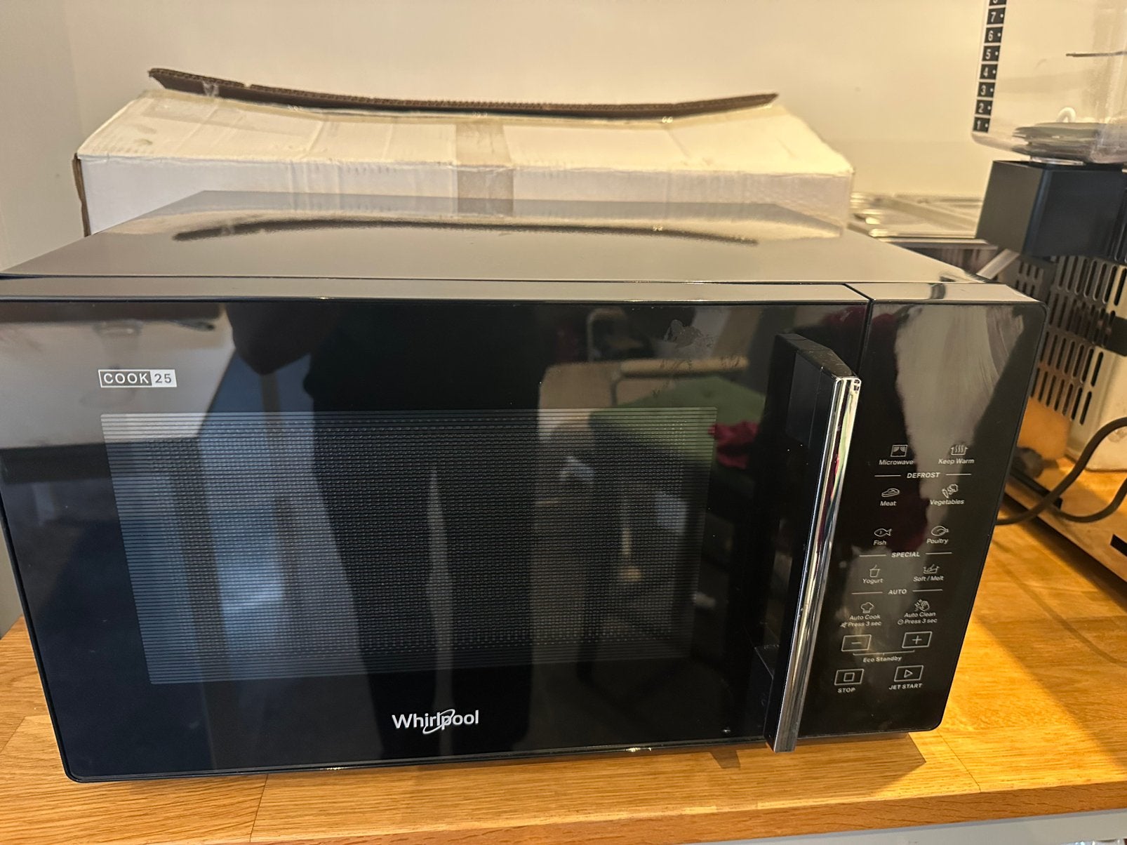 ZGAN Whirlpool Cook 25 Solo Magnetron Zwart (25L - 900W ), Ophalen of Verzenden, Zo goed als nieuw