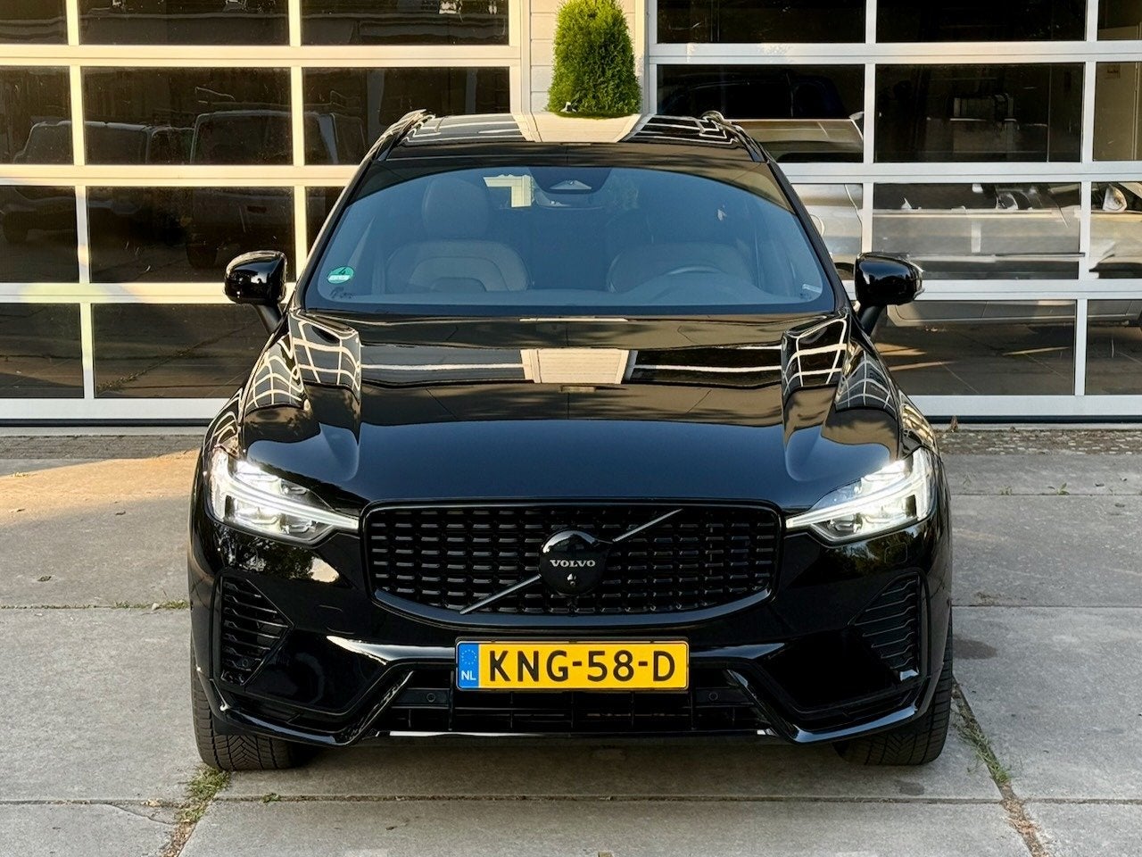 Volvo XC60 2.0 T6 PHEV|AWD Plus Black Edition|Long Range|Pan, Auto's, Gebruikt, Euro 6, 4 cilinders, 1969 cc