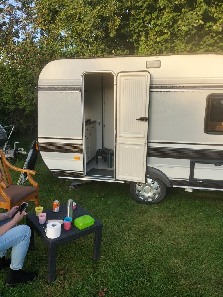 Tekoop oudere hobby 400c caravan, Caravans en Kamperen, Rondzit, Hobby, Tot en met 2, Dwarsbed