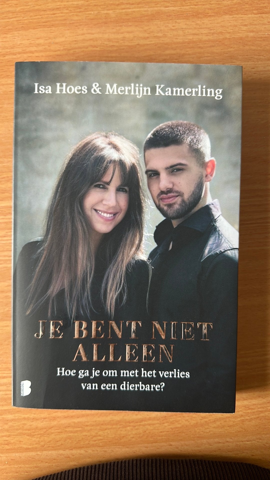 Isa Hoes - Je bent niet alleen, Boeken, Ophalen of Verzenden, Zo goed als nieuw, Isa Hoes; Merlijn Kamerling