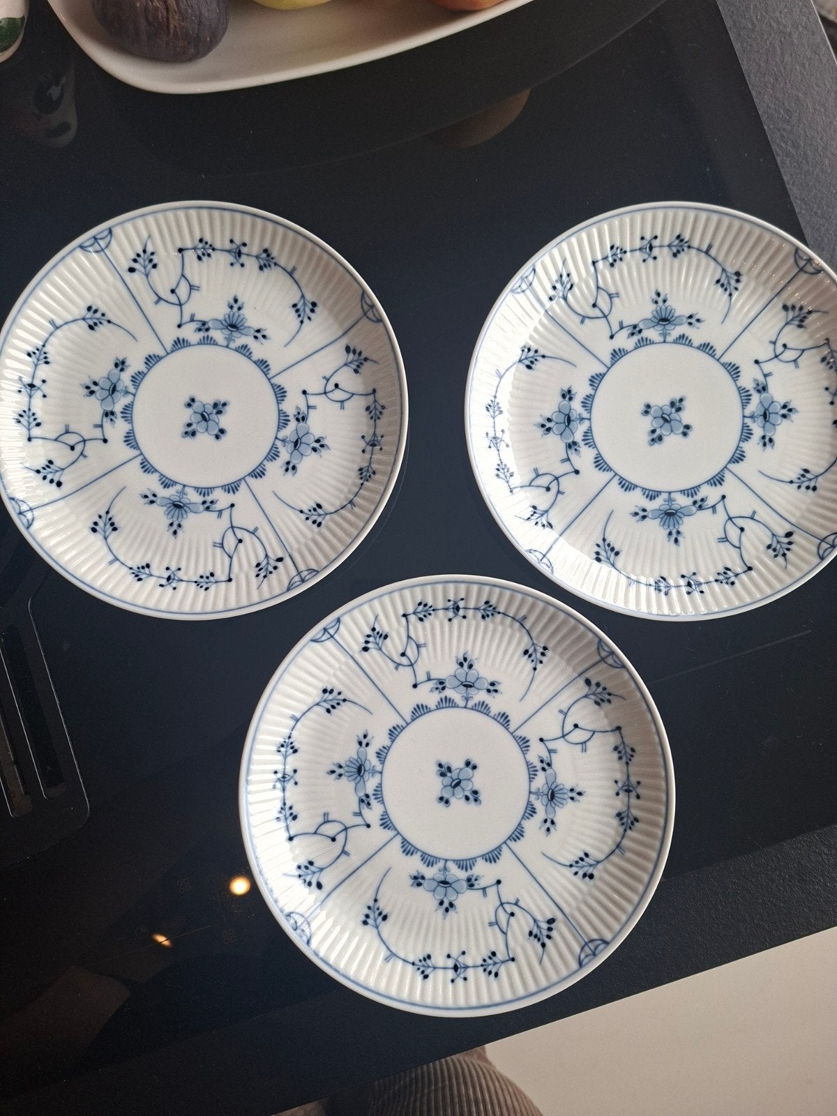 3 Wallendorf porseleinen bordjes, geribbeld, blauw decor, Antiek en Kunst, Ophalen of Verzenden