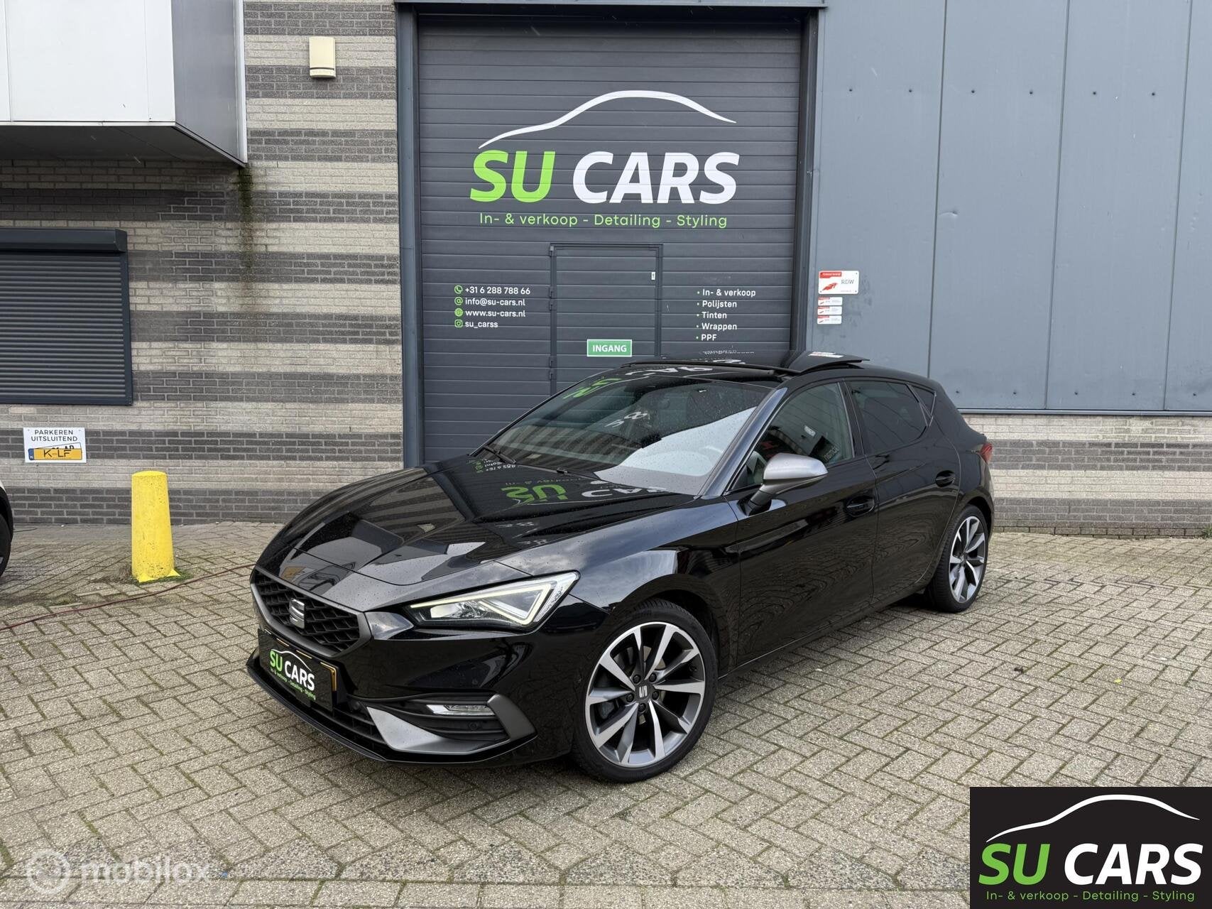 Seat Leon 1.5 eTSI FR NAP|PANO|Sensoren|ACC, Auto's, Stof, 4 cilinders, 150 pk, Zwart