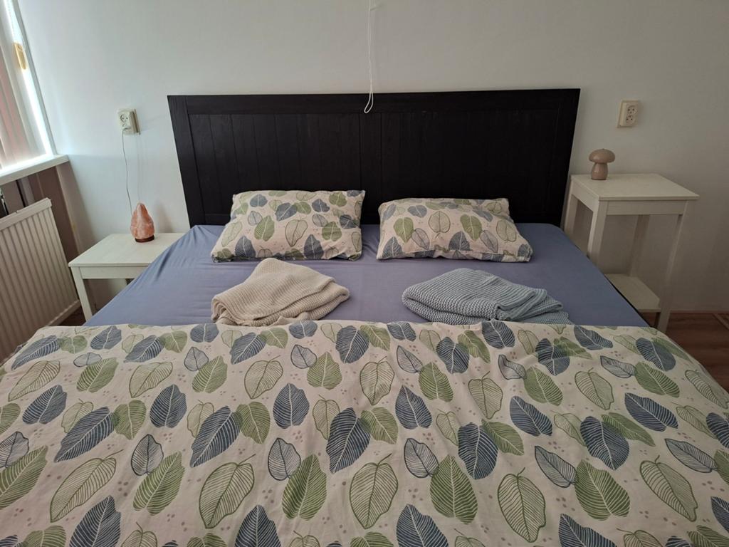 Tweepersoonsbed met opberglades - Zwart, 180x200 cm, Ophalen, Gebruikt, Zwart, Tweepersoons