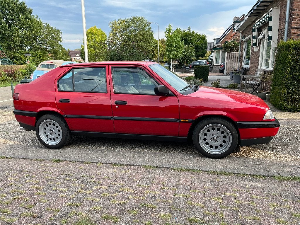 Alfa Romeo 33 1.7 IE E2 1993 Rood, Voorwielaandrijving, Stof, 4 cilinders, Origineel Nederlands