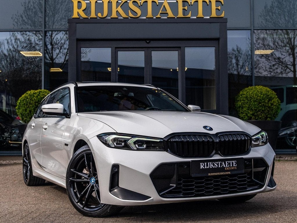 BMW 3-serie Touring 320e|PANO|CARPLAY|CAMERA|KEYLESS|LASER, Automaat, 1998 cc, Gebruikt, Euro 6