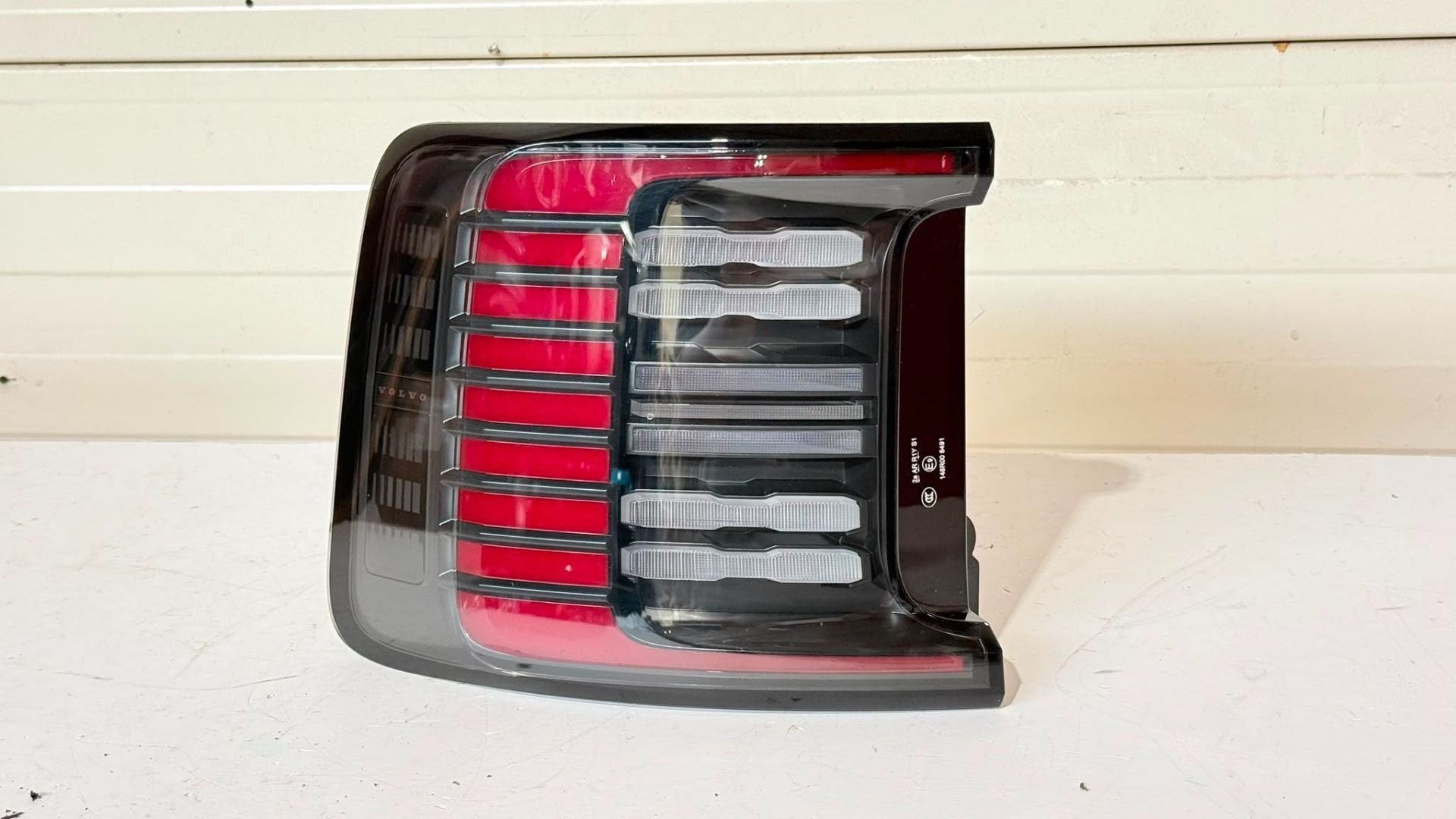 Volvo EX30 LED linker achterlicht links P6608392059
