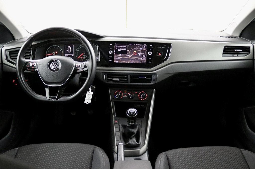 Volkswagen Polo 1.0 TSI Beats grijs, Auto's, Volkswagen, Voorwielaandrijving, Euro 6, 23 km/l, Origineel Nederlands