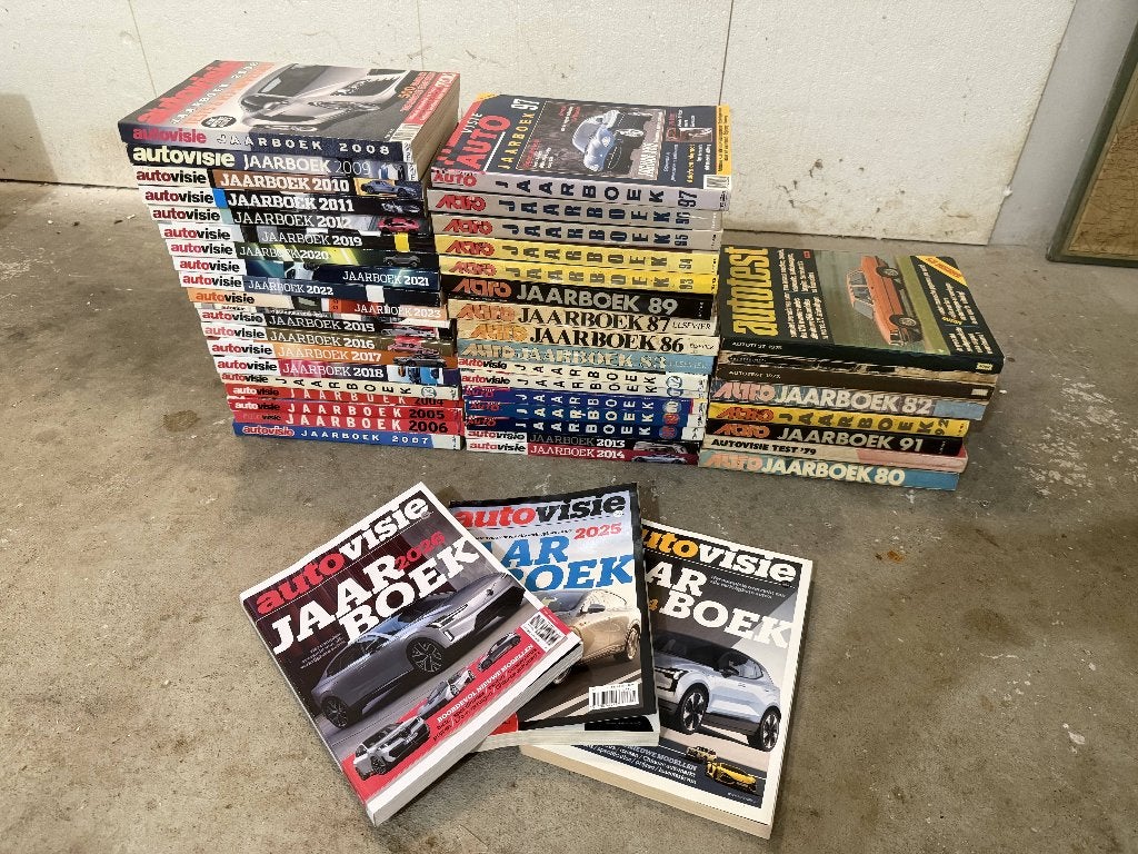 Grote partij Autovisie jaarboeken + Autotest (46 stuks), Ophalen, Gelezen, Algemeen