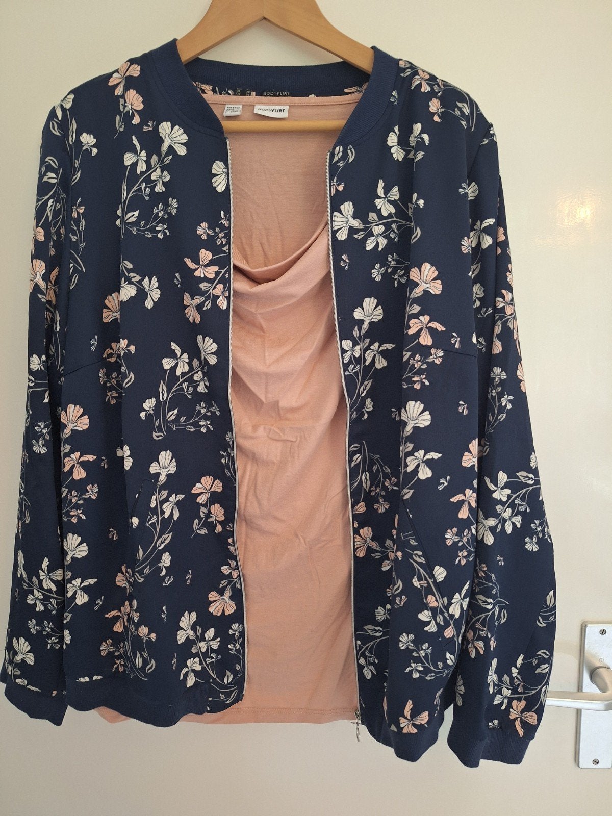 Bodyflirt vestje en top mt 46, Maat 46/48 (XL) of groter, Gedragen, Bodyflirt, Verzenden